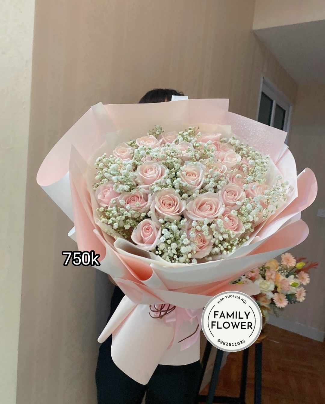 Những bó hoa tươi với nhiều tone màu sắc khác nhau để tặng nhân dịp 20/10 tại Hà Nội