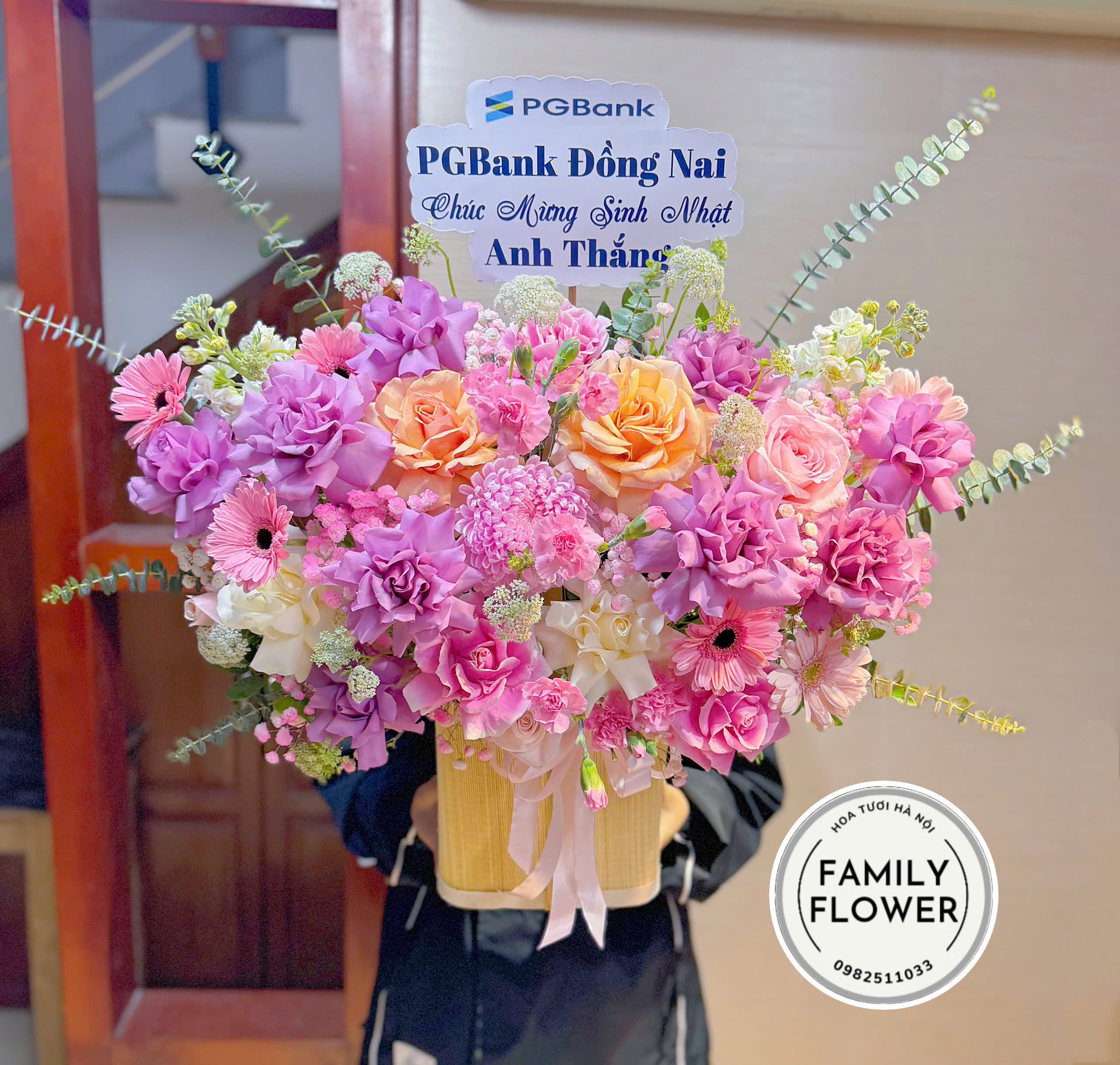 Lẵng hoa tone tím hồng tặng mẹ nhân ngày 8 tháng 3 ! Lẵng hoa 8 tháng 3 ở Hà Nội