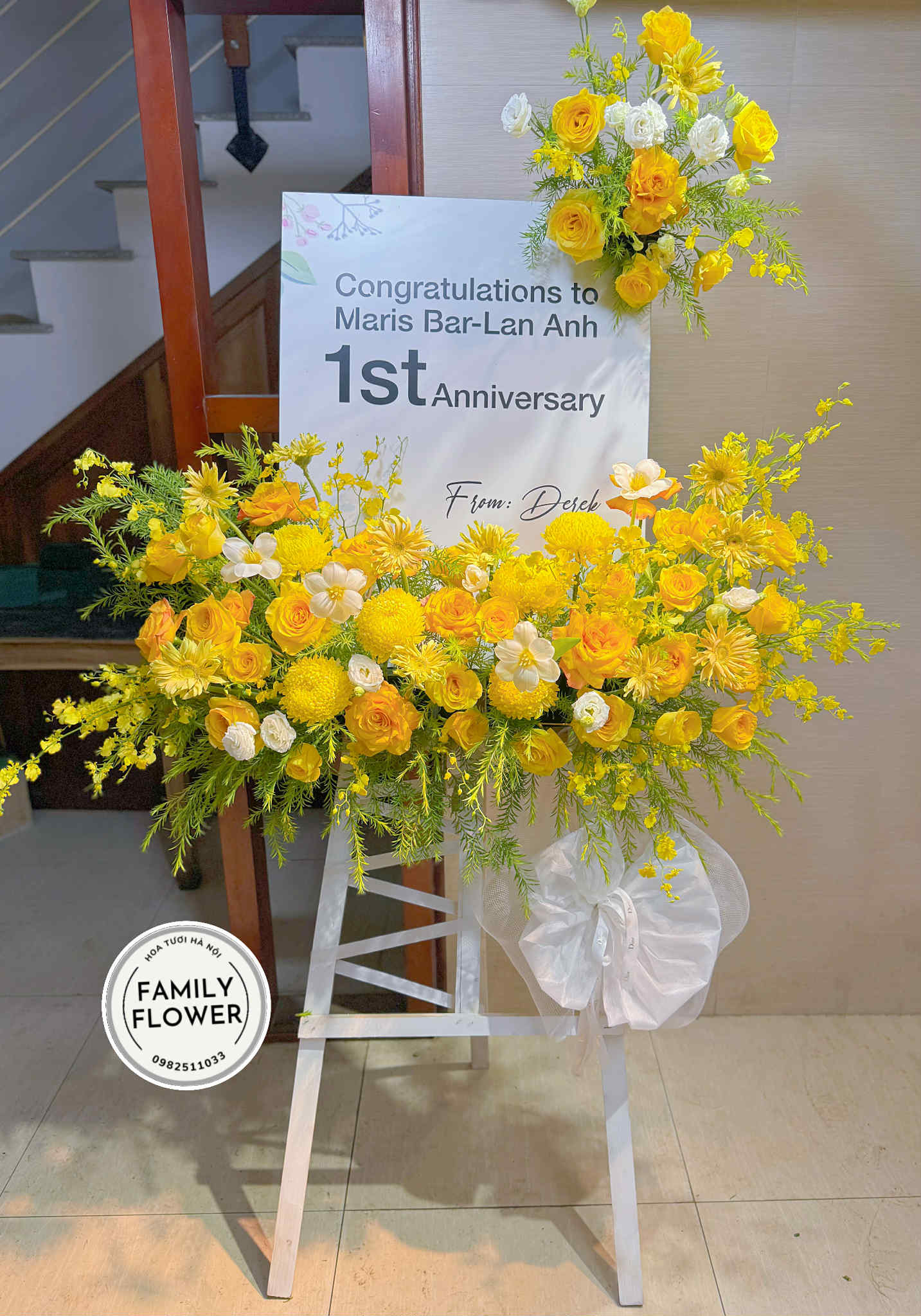 Kệ hoa khung tranh tone vàng tặng chúc mừng khai trương tại Hà Nội