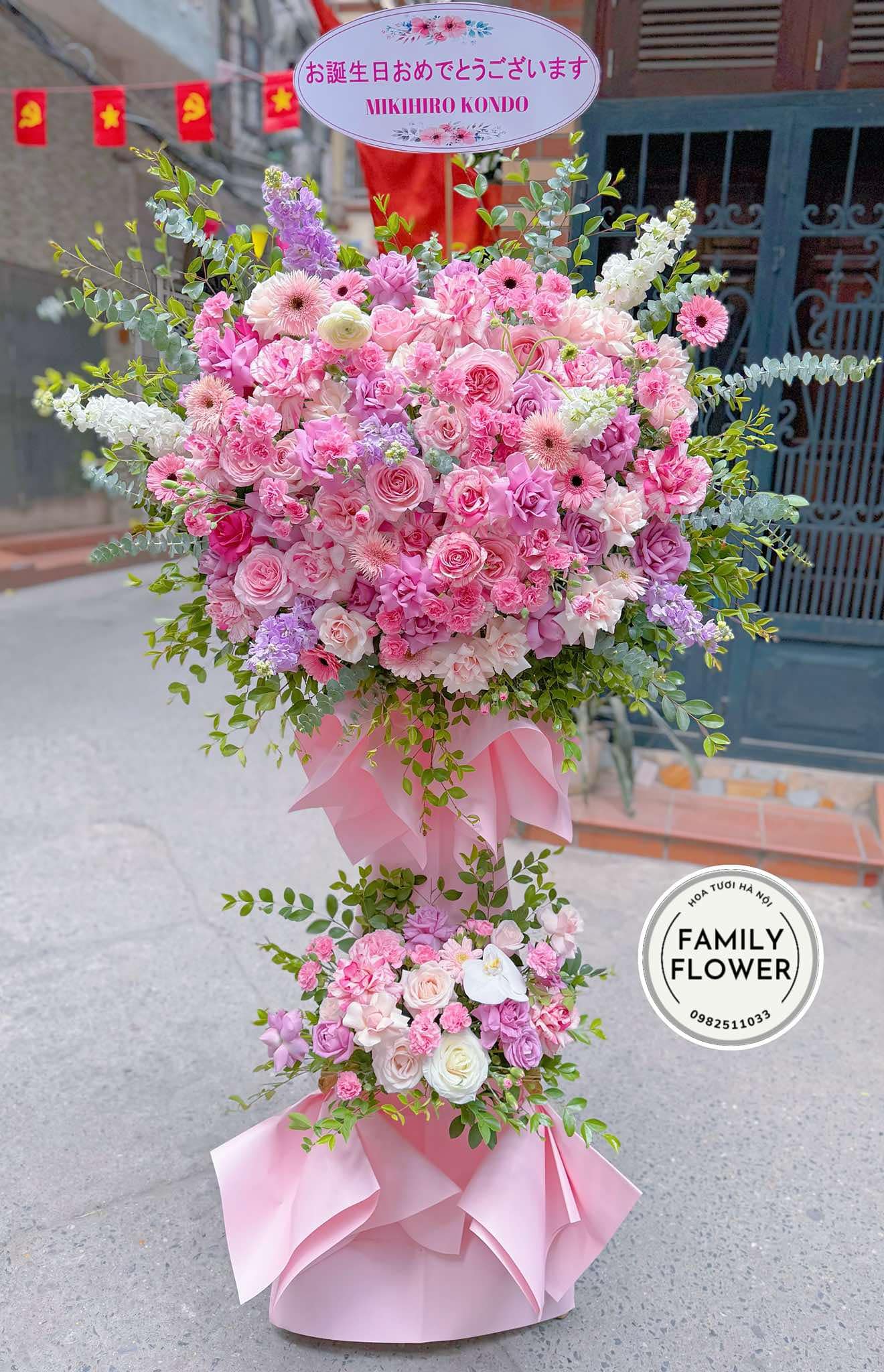 Kệ hoa 2 tầng tone hồng chúc mừng sinh nhật ở Linh Lang Ba Đình Hà Nội ! Hoa tươi Ba Đình