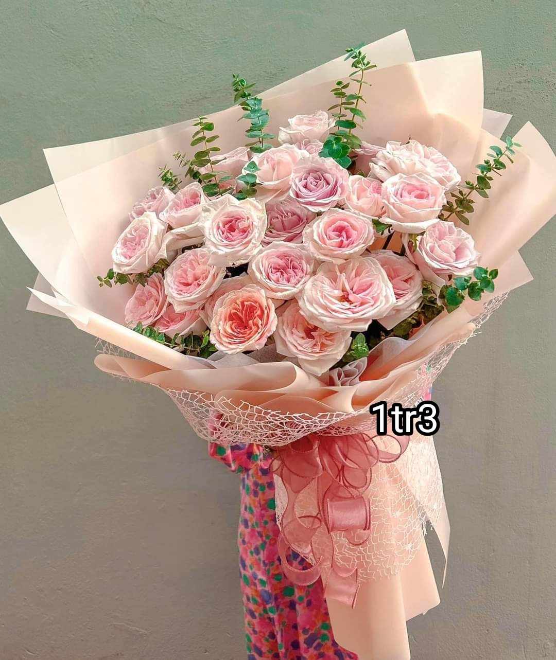 Những bó hoa tươi với nhiều tone màu sắc khác nhau để tặng nhân dịp 20/10 tại Hà Nội