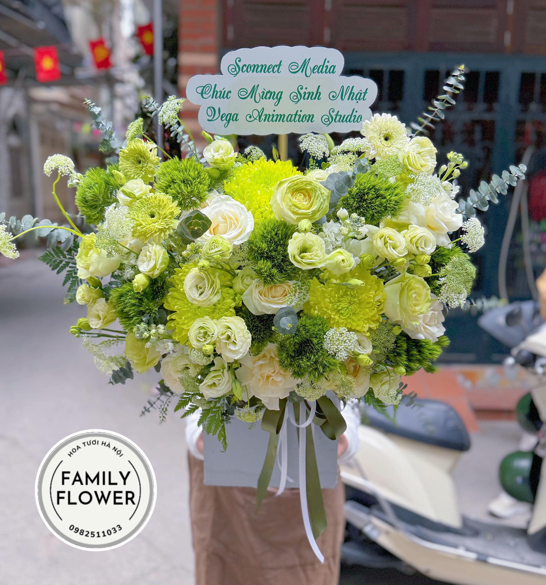 Lẵng hoa tone xanh lá tặng sinh nhật , chúc mừng ở Hà Nội ! Hoa tươi Hà Nội