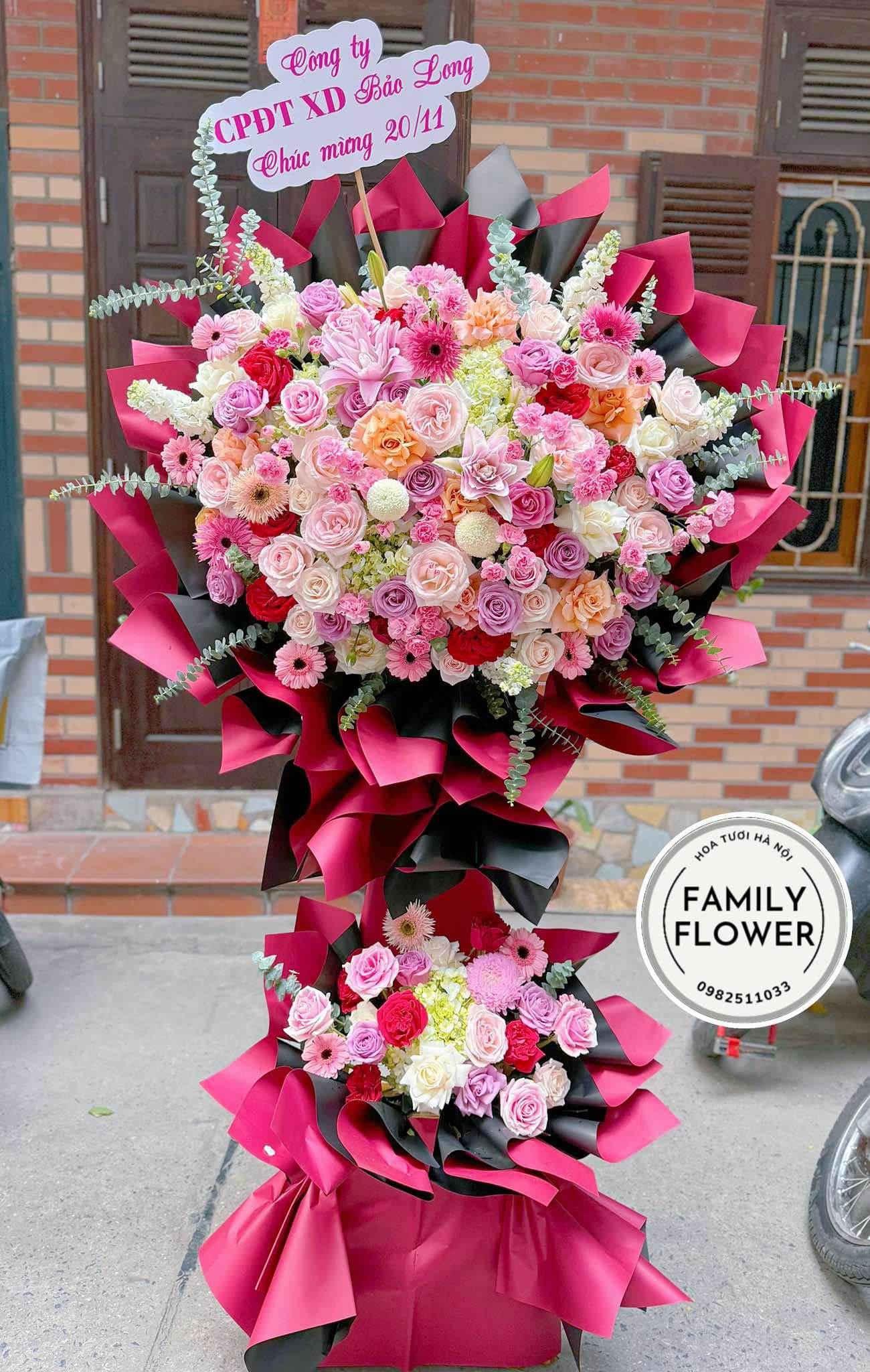 Kệ hoa nhiều màu tặng chúc mừng ngày nhà giáo Việt nam 20/11 tại Ba Đình Hà Nội ! Mua hoa tươi online Hà Nội