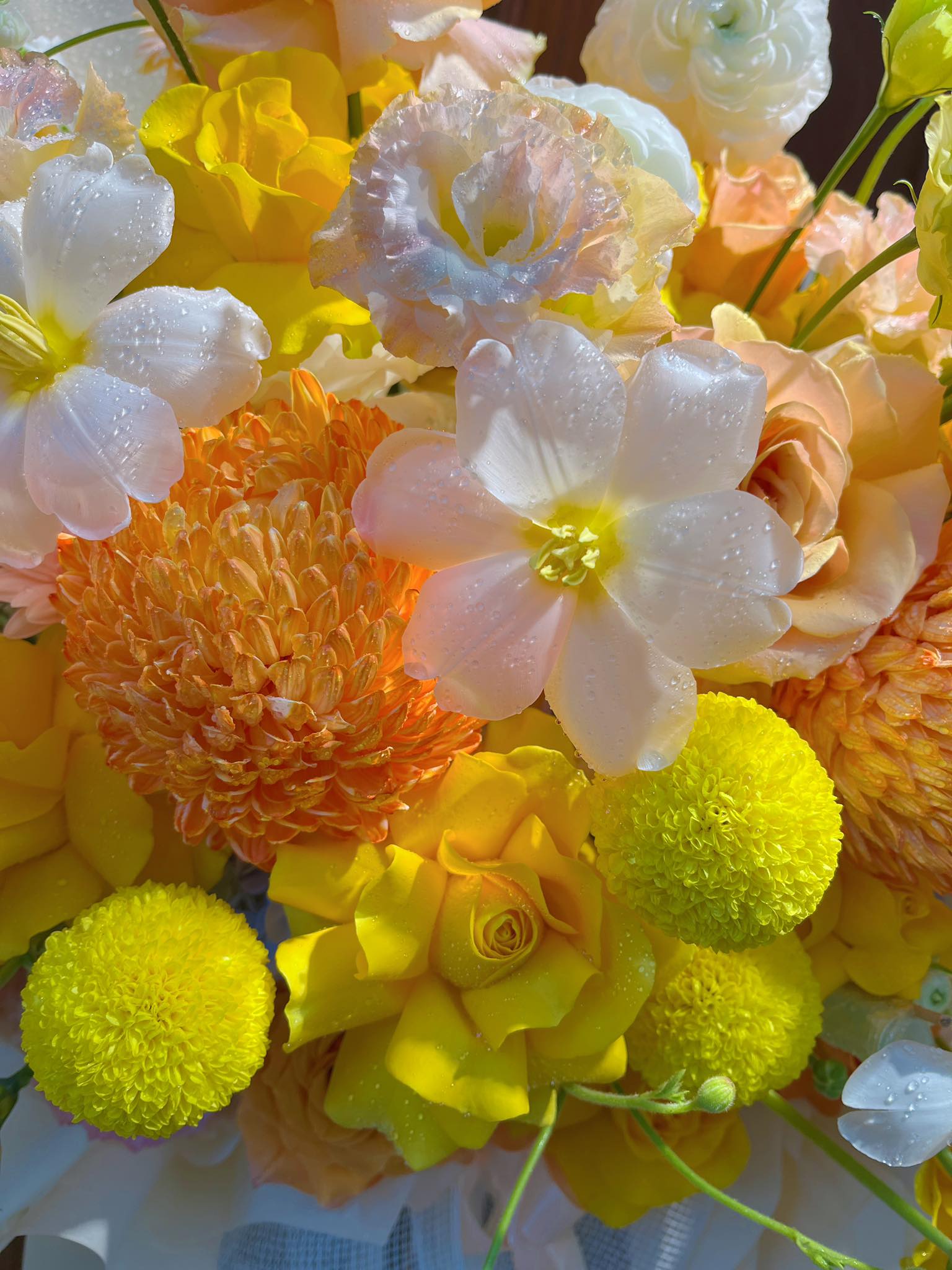 Lẵng hoa tone vàng tặng chúc mừng nhân ngày 20/11 tại Hà Nội ! Mua hoa tươi Cầu Giấy ! Mua hoa tươi Hà Nội