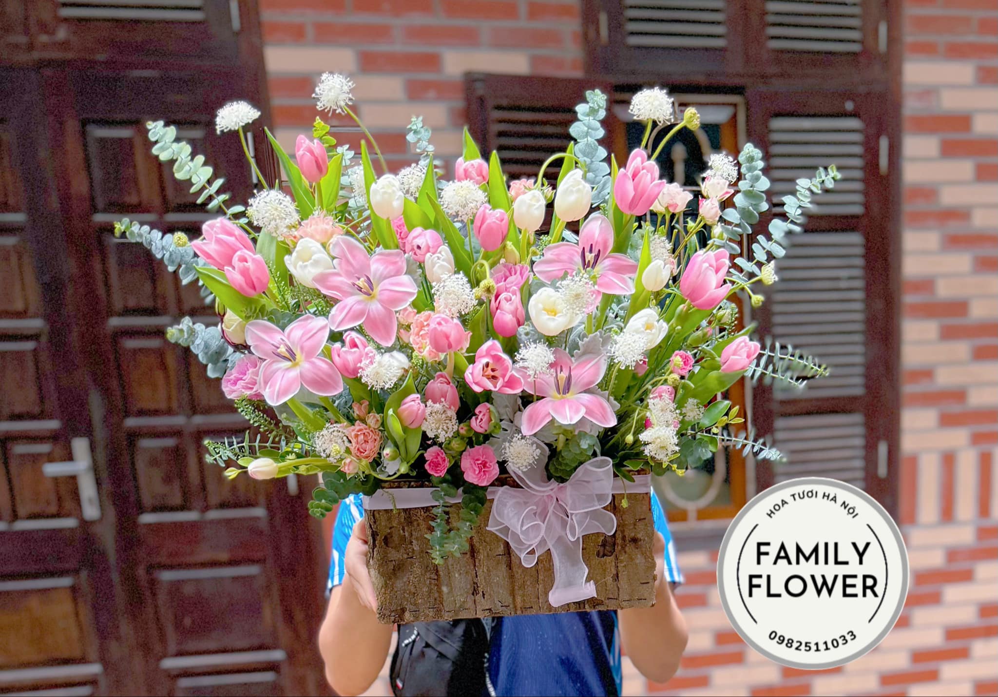 Lẵng hoa tulip ở Hà Nội ! Mua hoa tulip ở Hà Nội ! Mua hoa sinh nhật, hoa 20/10 tại Ba Đình Hà Nội