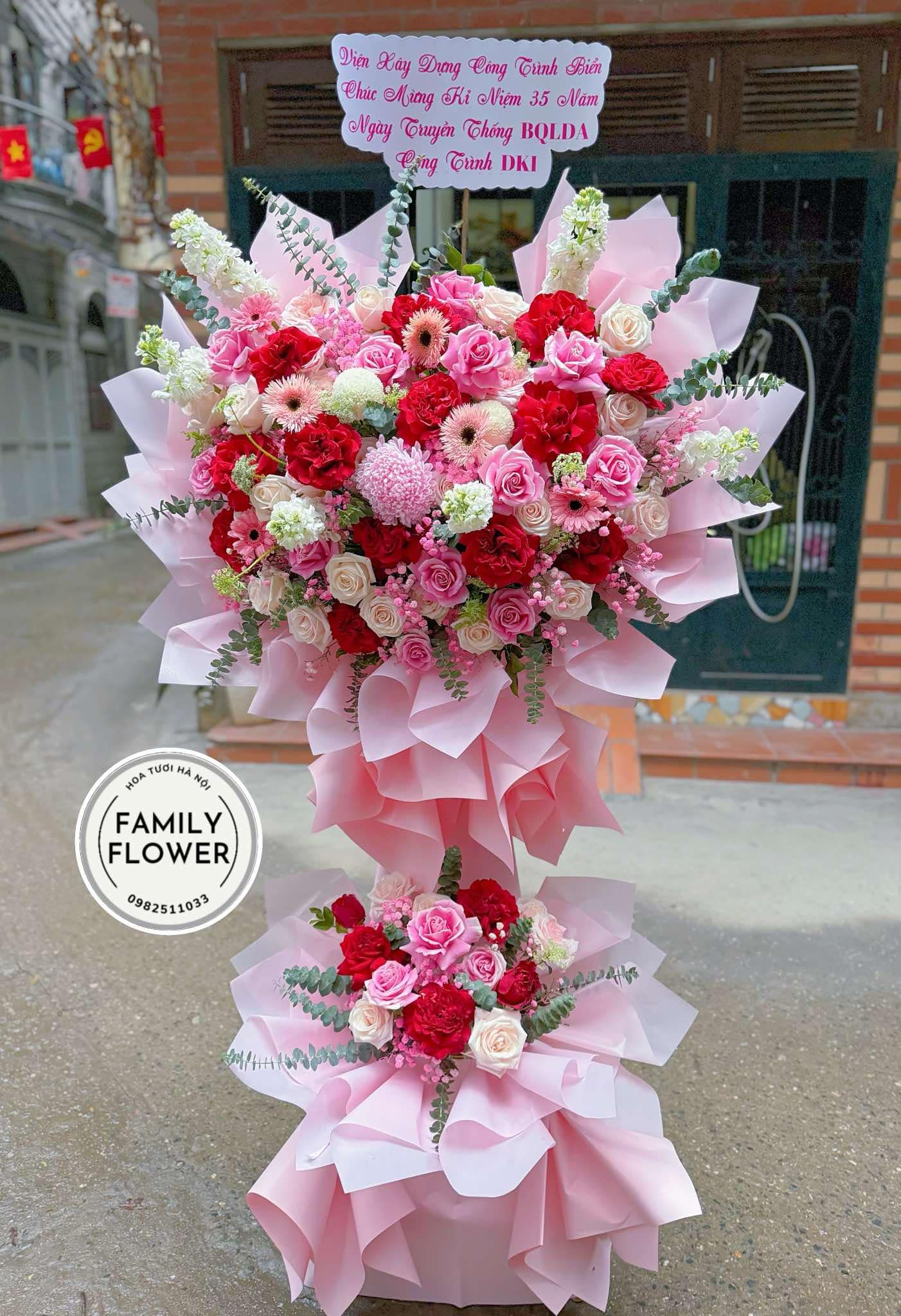 Kệ hoa 2 tầng tặng chúc mừng kỷ niệm thành lập công ty quận Đống Đa , Ba Đình! Hoa tươi Hà Nội