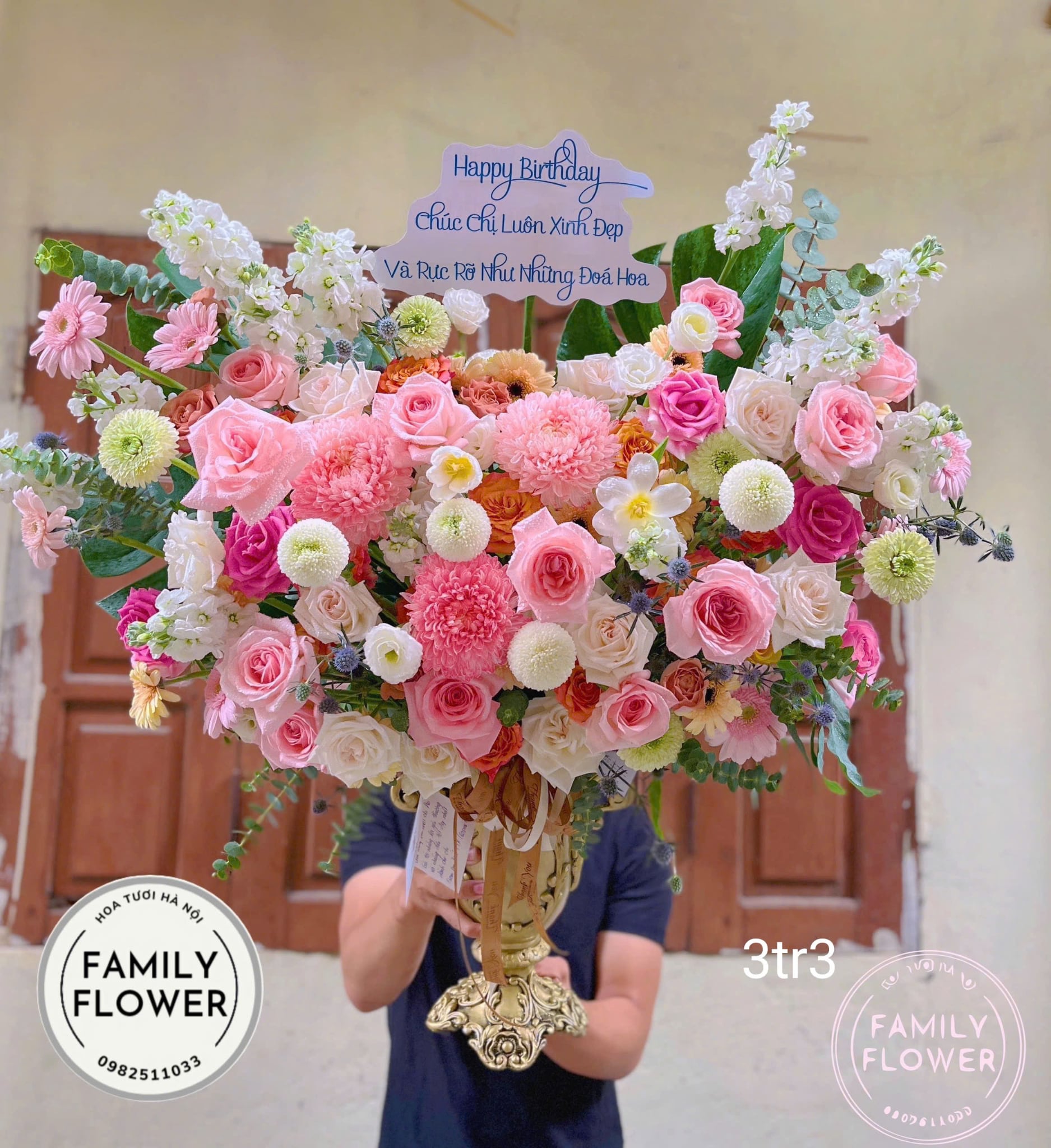 Gợi ý những mẫu bình hoa sang trọng tặng chúc mừng sếp, mẹ, vợ,... nhân ngày 8/3 tại Hà Nội ! Bình hoa tươi Hà Nội ! Hoa tươi tại nhà Family Flower