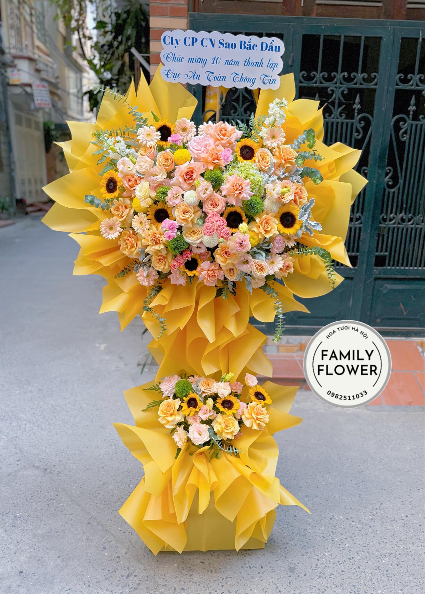Kệ hoa sinh nhật công ty ở Hà Nội ! Mua hoa sinh nhật Hà Nội