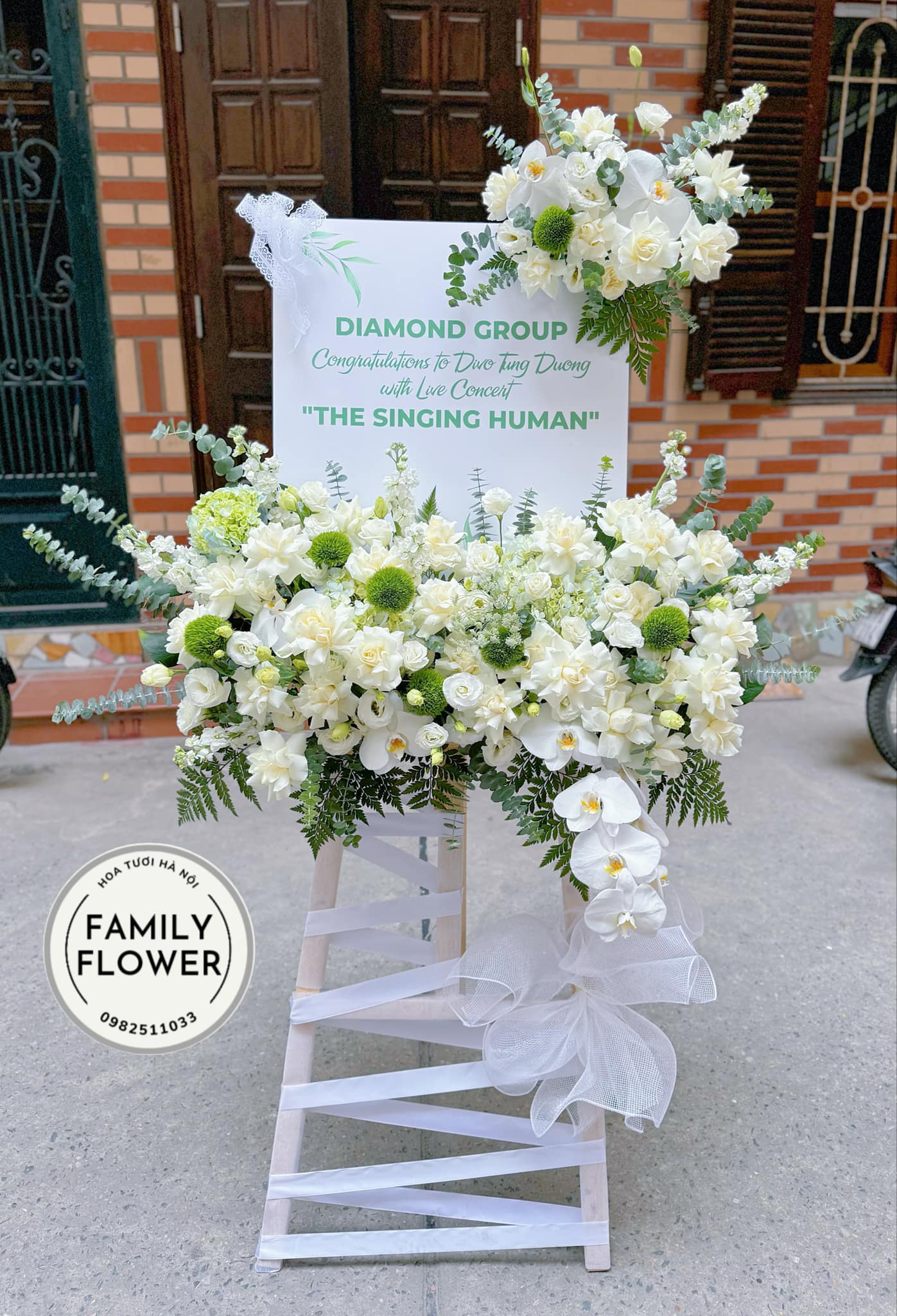 Kệ hoa khung tranh chúc mừng ở Hà Nội ! Hoa khai trương Hà Nội