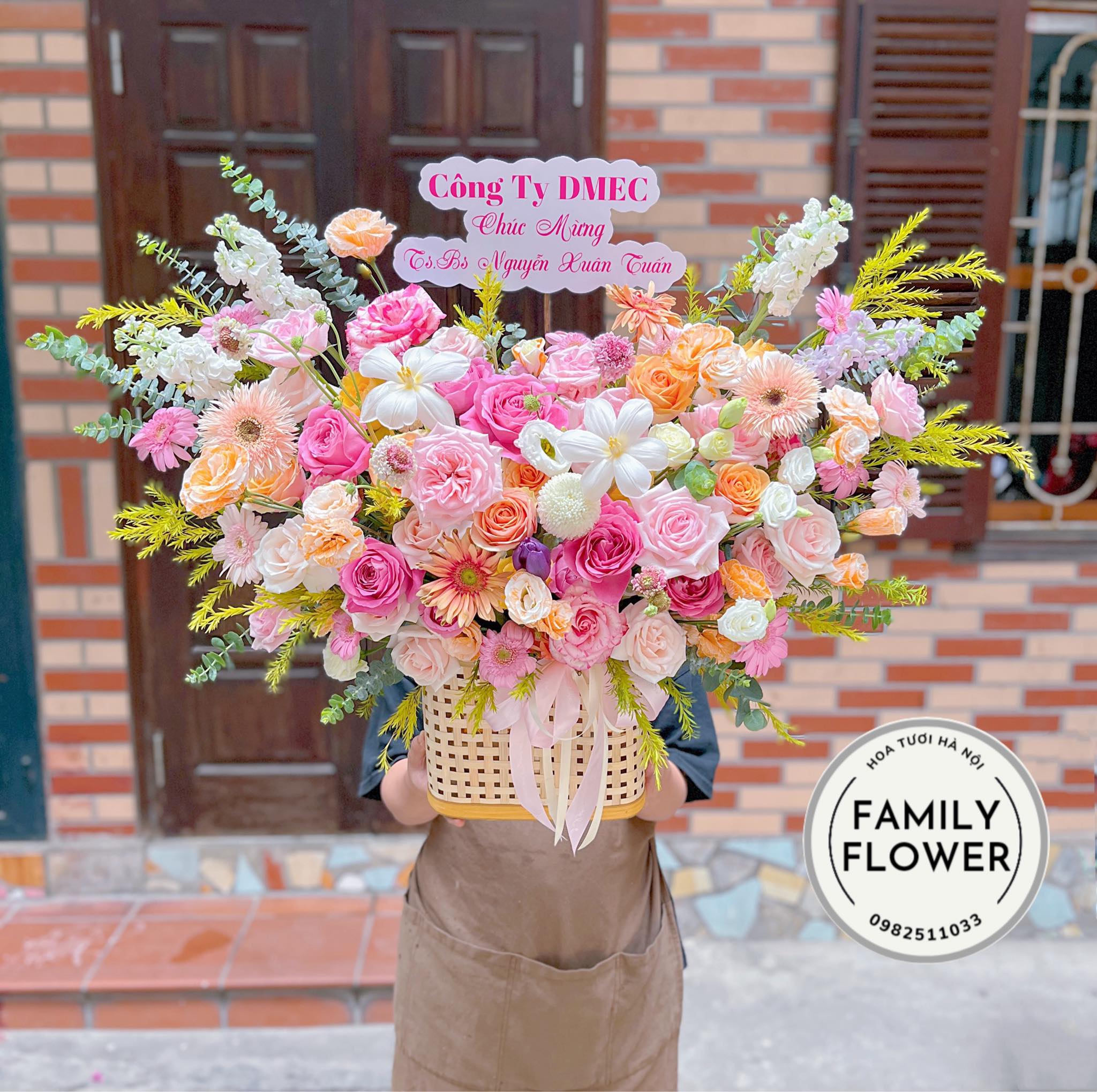Lẵng hoa tươi tone hồng tặng chúc mừng tại quận Ba Đình Hà Nội ! Mua hoa tươi online Hà Nội