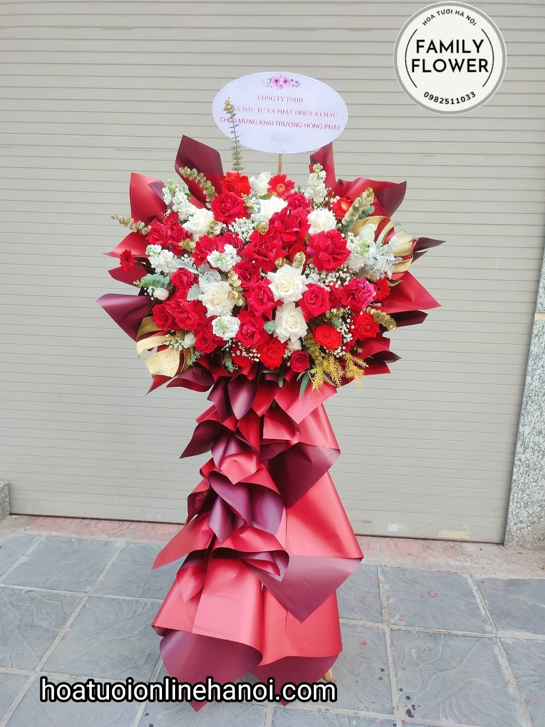 kệ hoa hồng đỏ may mắn chúc mừng khai trương đẹp ở quận BA ĐÌNH , ĐỐNG ĐA - HÀ NỘI