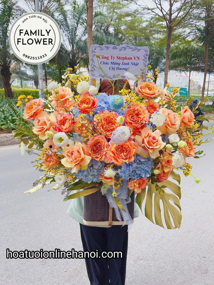 Lẵng hoa chúc mừng sinh nhật đẹp tại khu vực Cầu Giấy - Hà Nội.