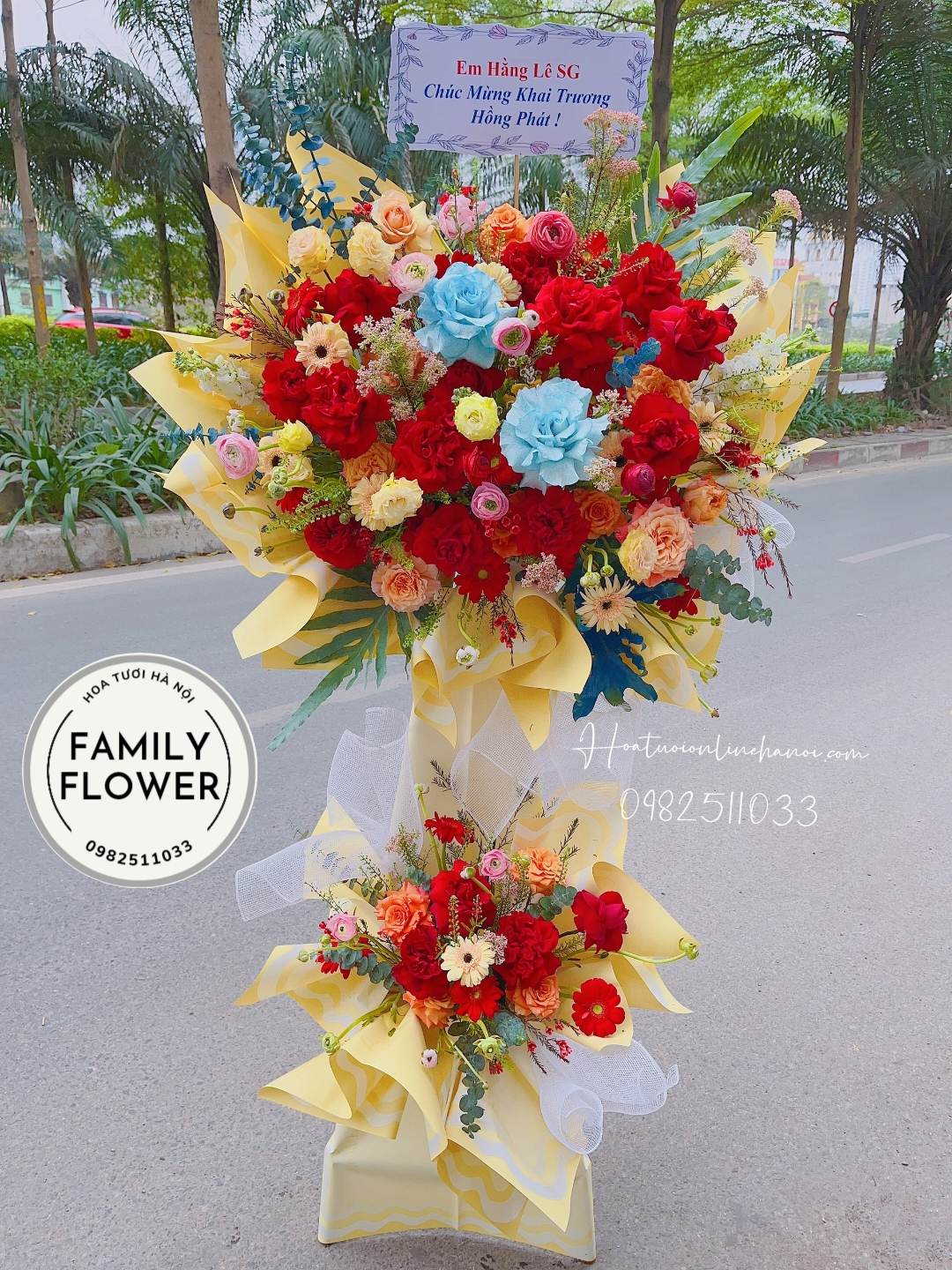 Kệ hoa chúc mừng khai trương tại Hà Nội.