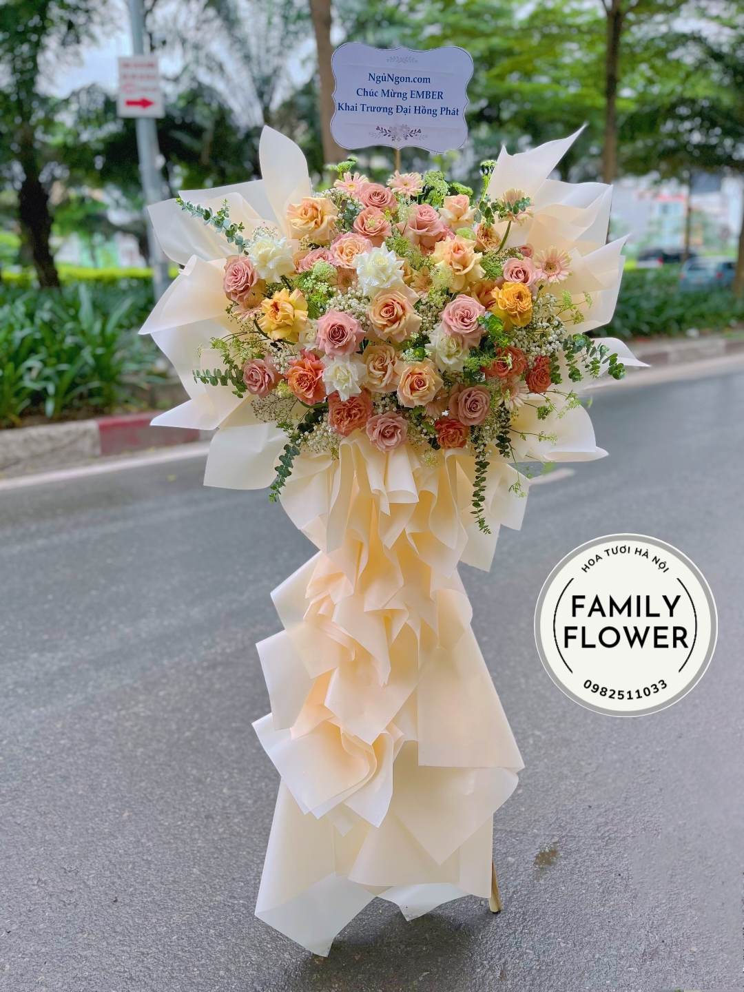 Kệ hoa chúc mừng khai trương ở Hà Nội !