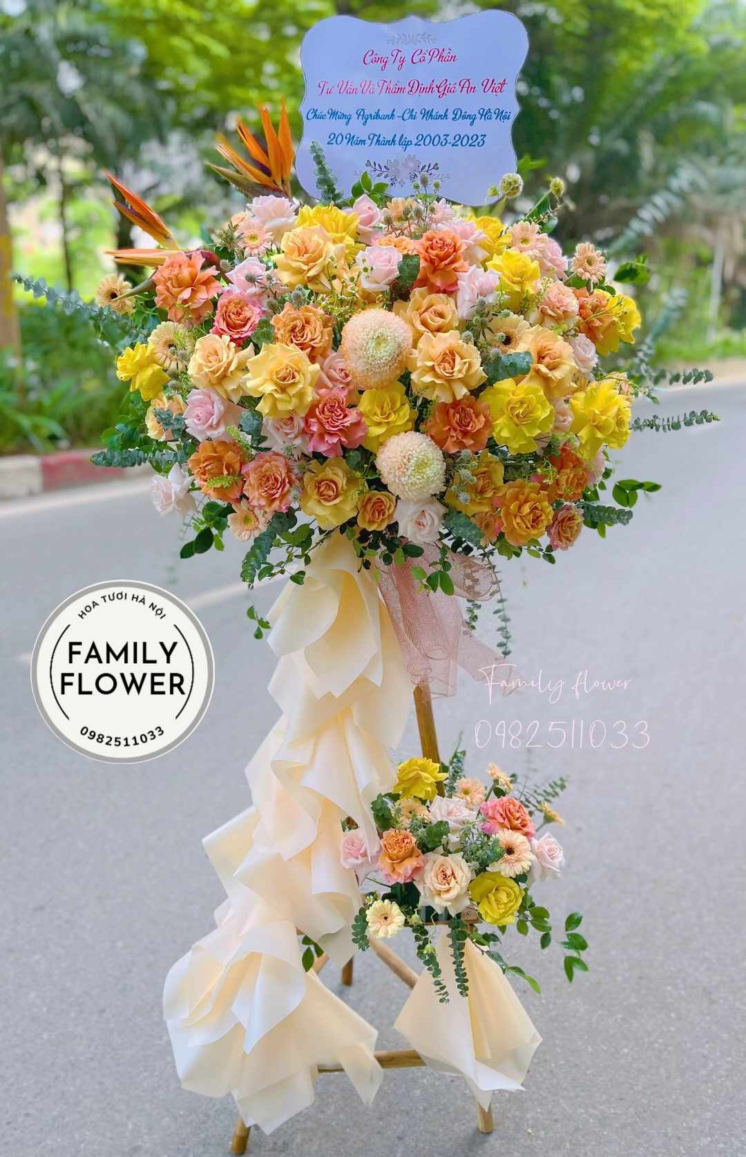 kệ hoa chúc mừng đẹp tại Hà Nội . hoa tươi Hà Nội