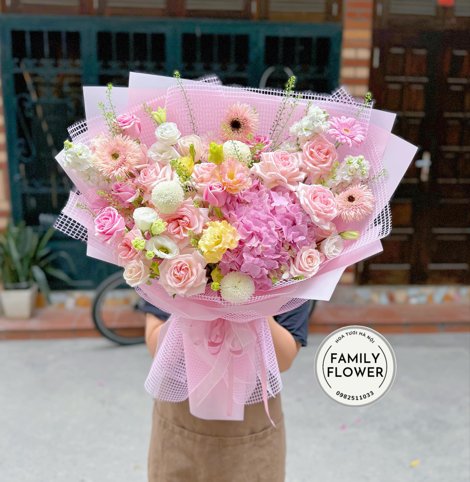 Lẵng hoa tone vàng tặng khai trương ở Hà Nội . Hoa khai trương Hà Nội