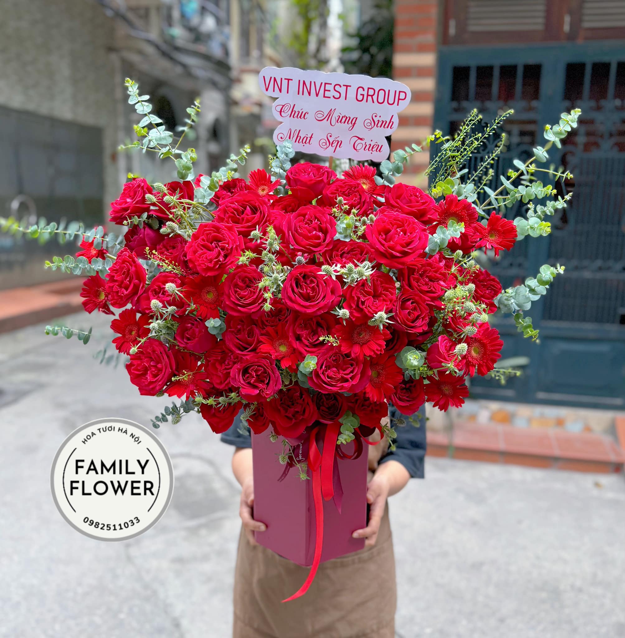 Lẵng hoa hồng đỏ tặng sinh nhật sếp ở Hà Nội ! Hoa sinh nhật Hà Nội