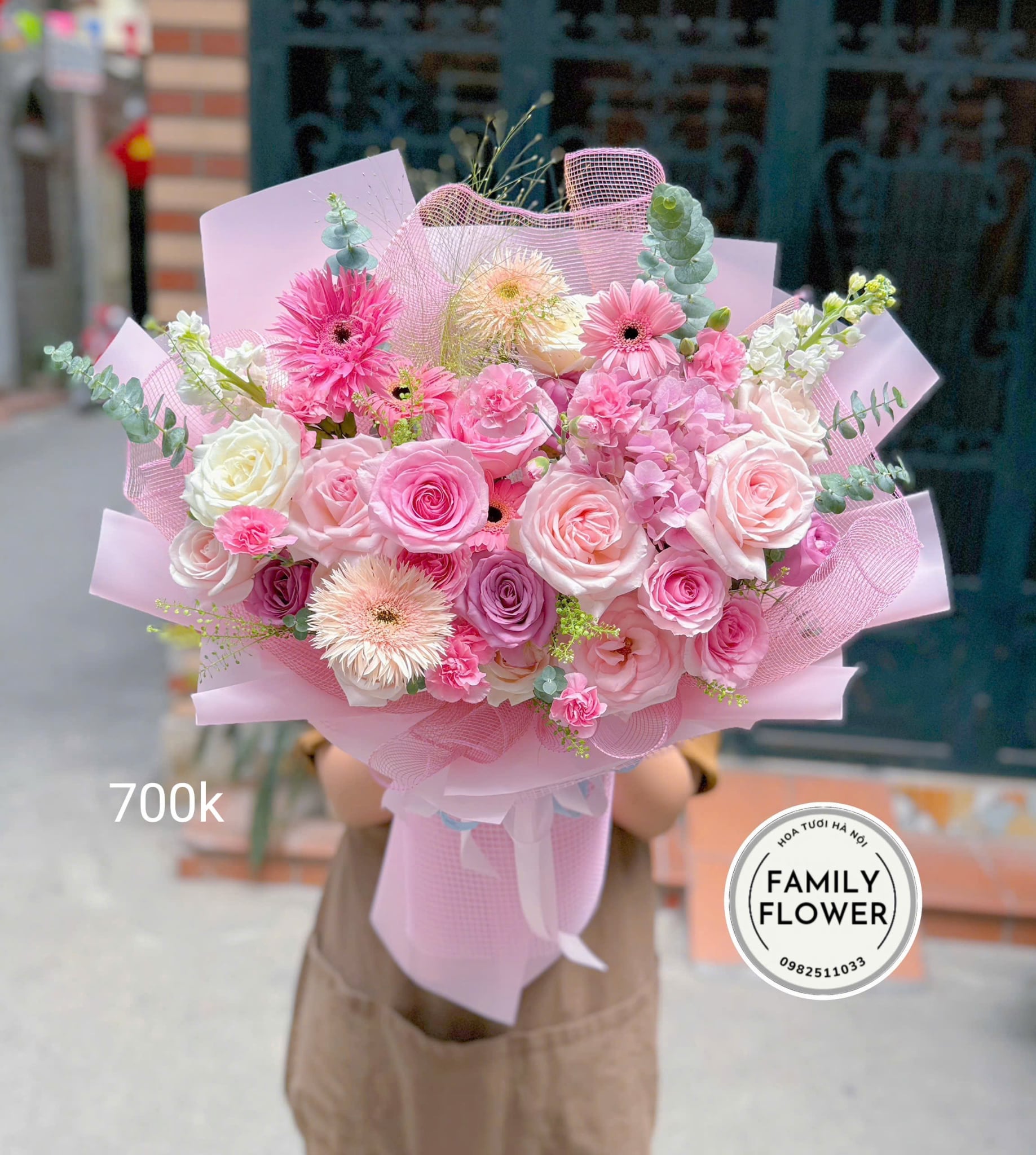 Những mẫu bó hoa chúc mừng nhân ngày quốc tế 8/3 tại Hà Nội ! Mua hoa tươi online tại Ba Đình Hà Nội ! Hoa tươi nhà Family Flower