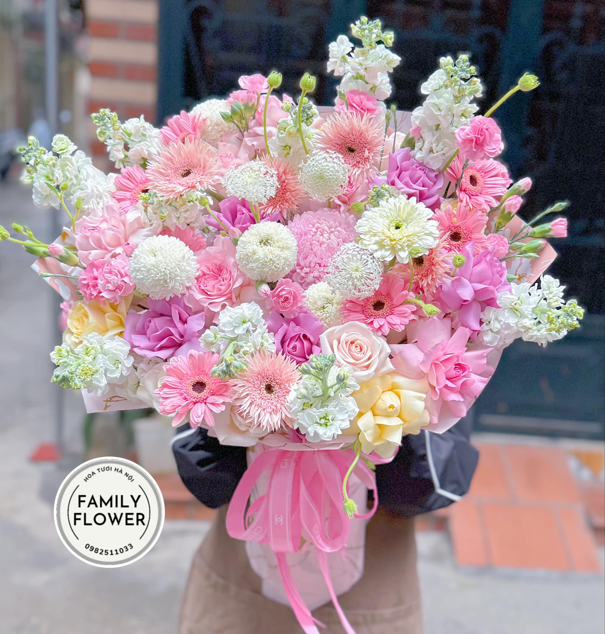 Bó hoa dáng tròn tặng bạn chị , mẹ ở quận Đống Đa Hà  Nội ! Hoa tươi Hà Nội
