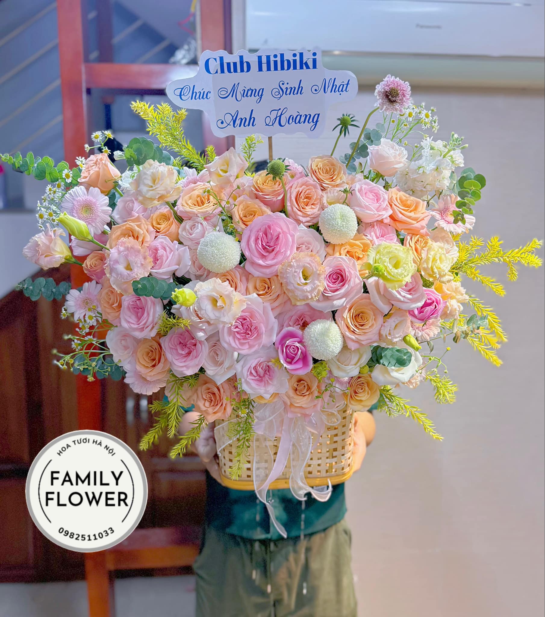 Lẵng hoa chúc mừng ngày 20 tháng 10 ! Hoa 20/10 ! Mua hoa 20 tháng 10