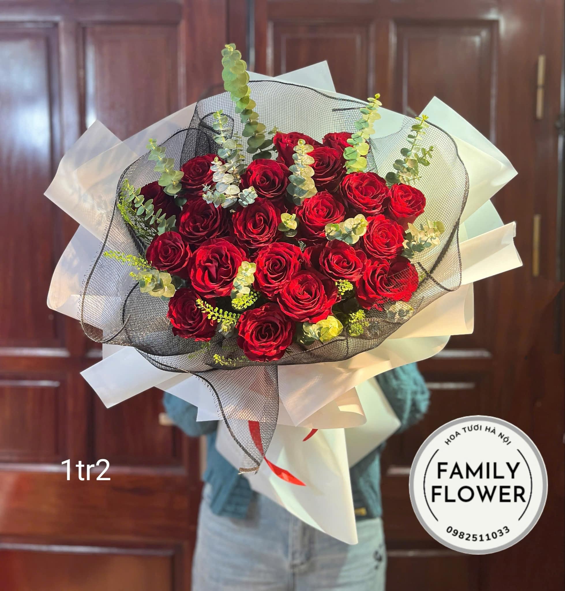 Bó hồng đỏ tặng 20/10 nhân ngày phụ nữ Việt Nam tại Ba Đình Hà Nội ! Hoa chúc mừng tại hà Nội ! Mua hoa tươi online Hà Nội