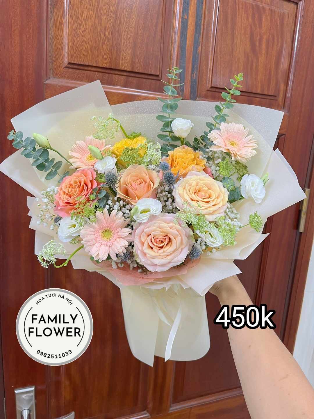 Những bó hoa tươi với nhiều tone màu sắc khác nhau để tặng nhân dịp 20/10 tại Hà Nội