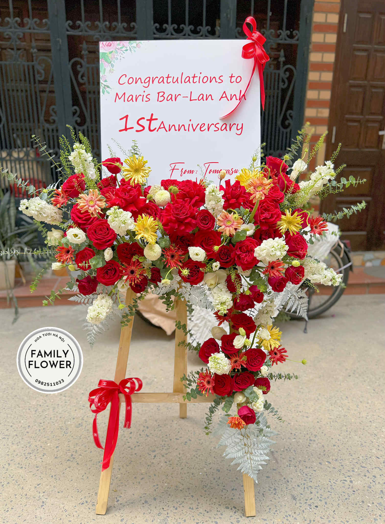 Điện hoa Hà Nội - Kệ hoa khung tranh tone đỏ tặng chúc mừng