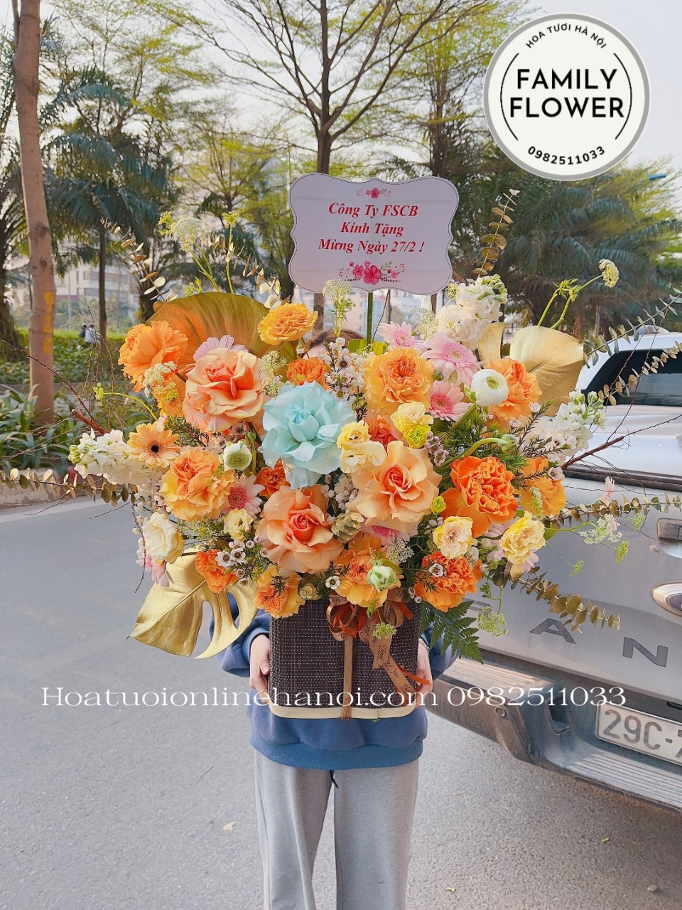 lẵng hoa sang trọng chúc mừng sếp lớn tại Hà Nội