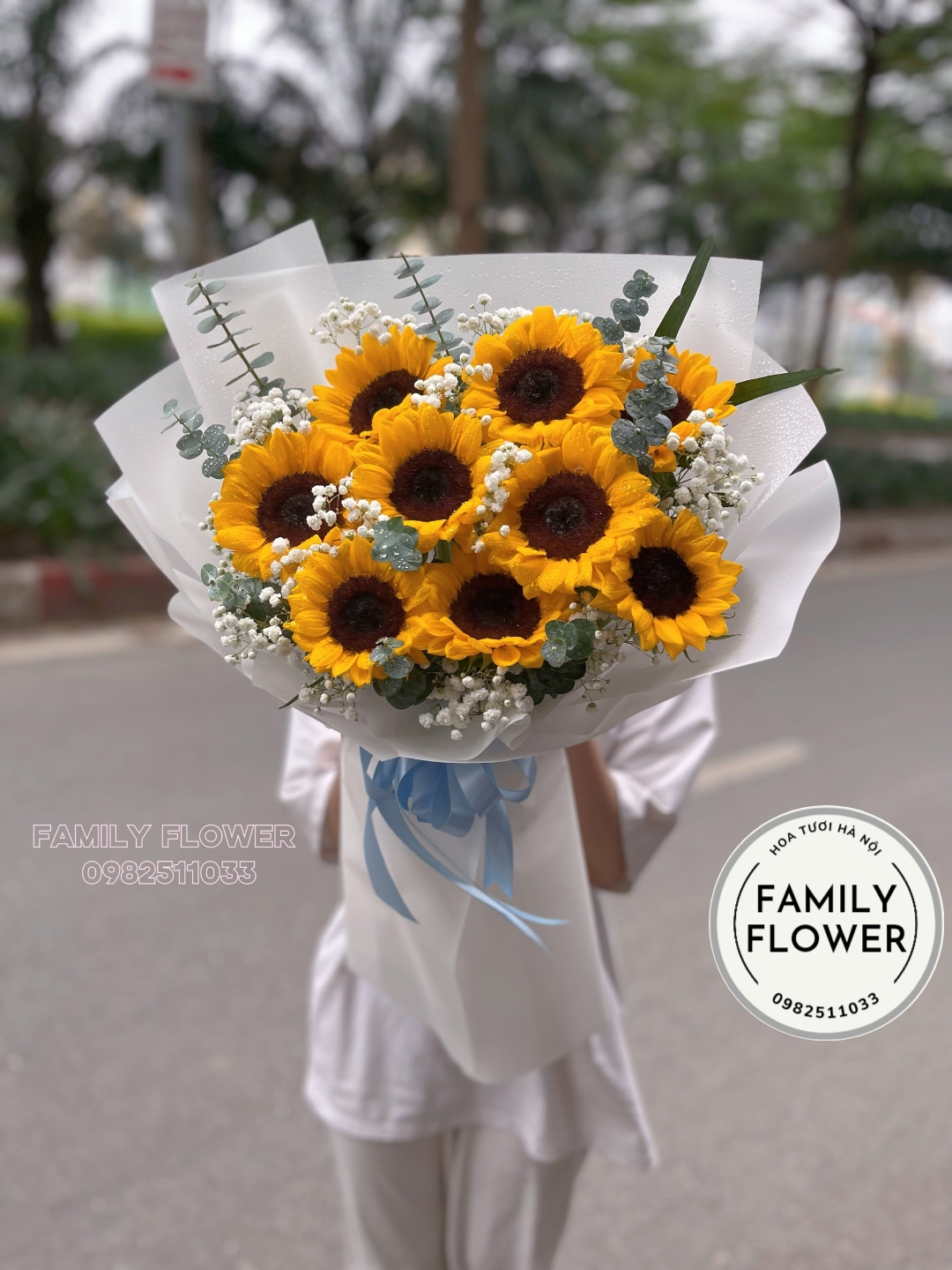 Shop hoa online Hà Nội ! Bó hoa hướng dương tặng tốt nghiệp quận Đống Đa