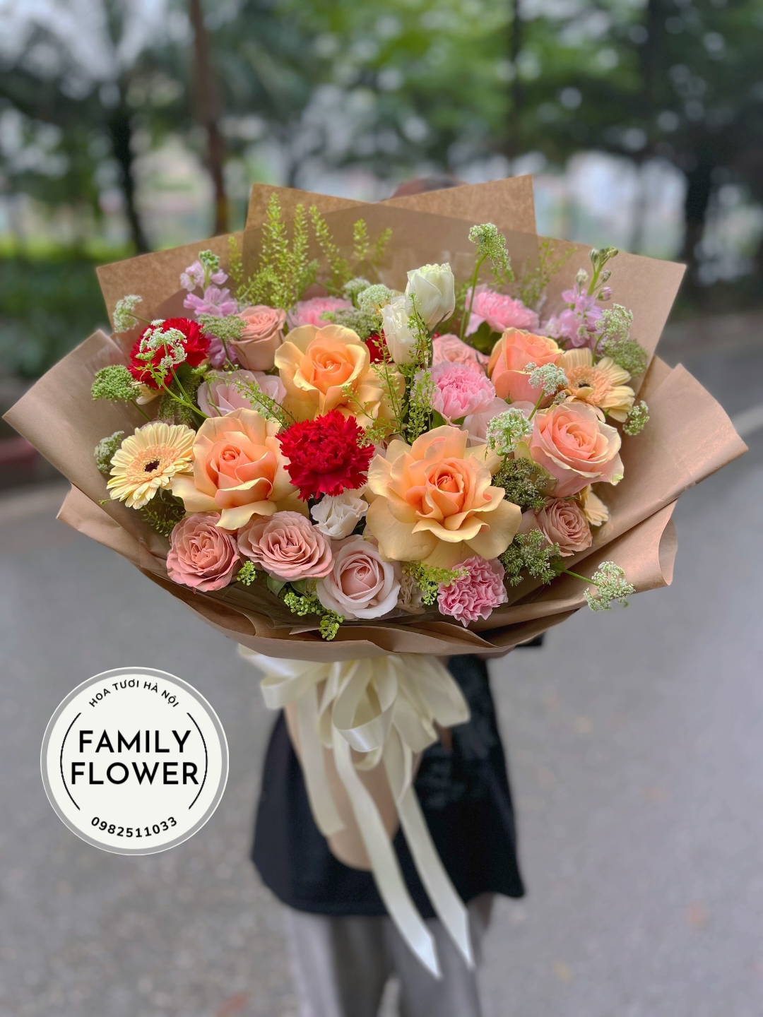 Bó hoa tone cam tặng chồng ở Hà Nội