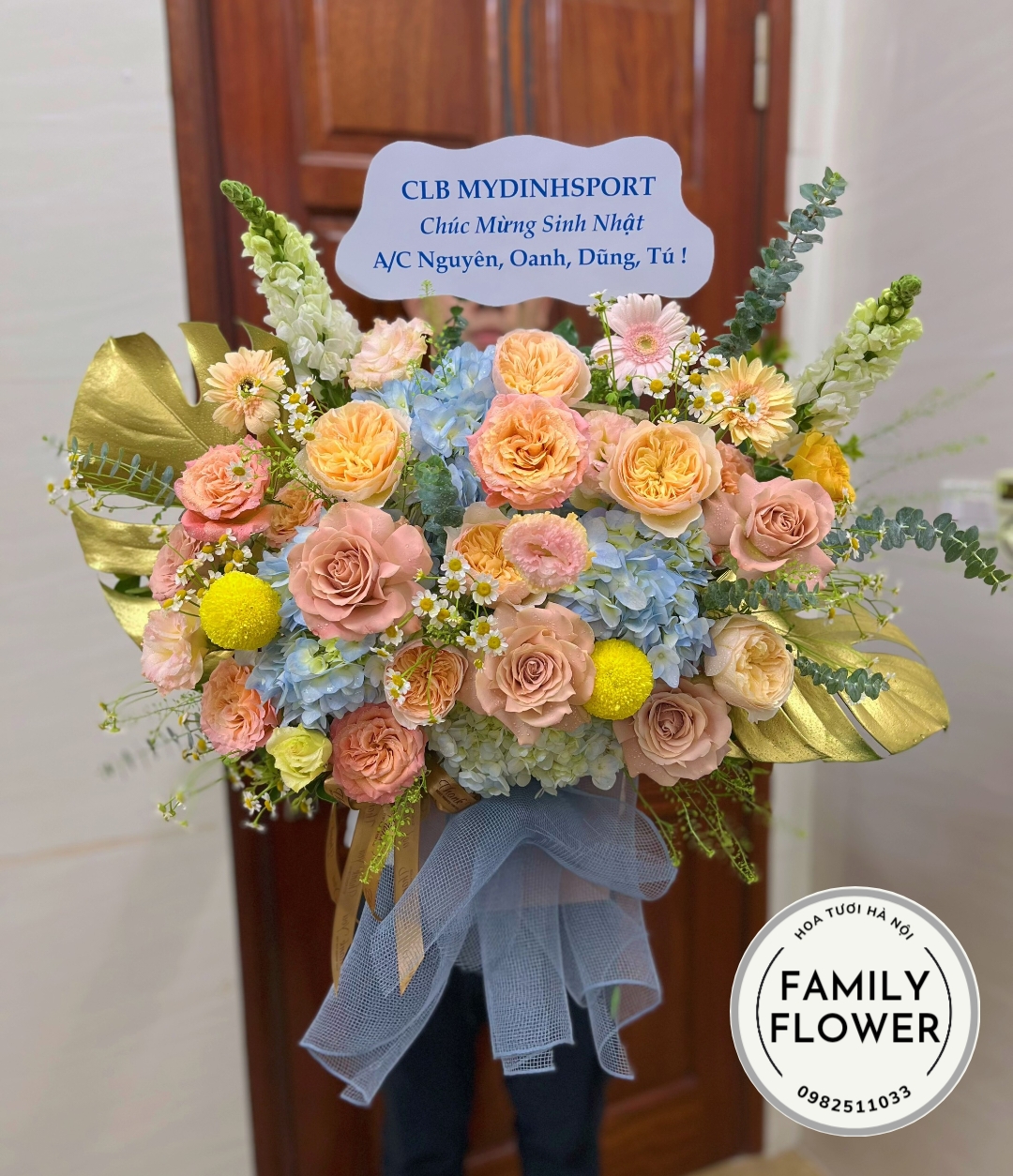 Lẵng hoa tone vàng cam tặng sinh nhật nam ở Hà Nội