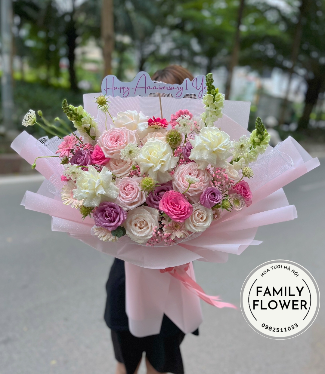 Hoa tặng bạn gái ở Hà Nội ! Bó hoa kỷ niệm 1 năm yêu nhau ở Hà Nội