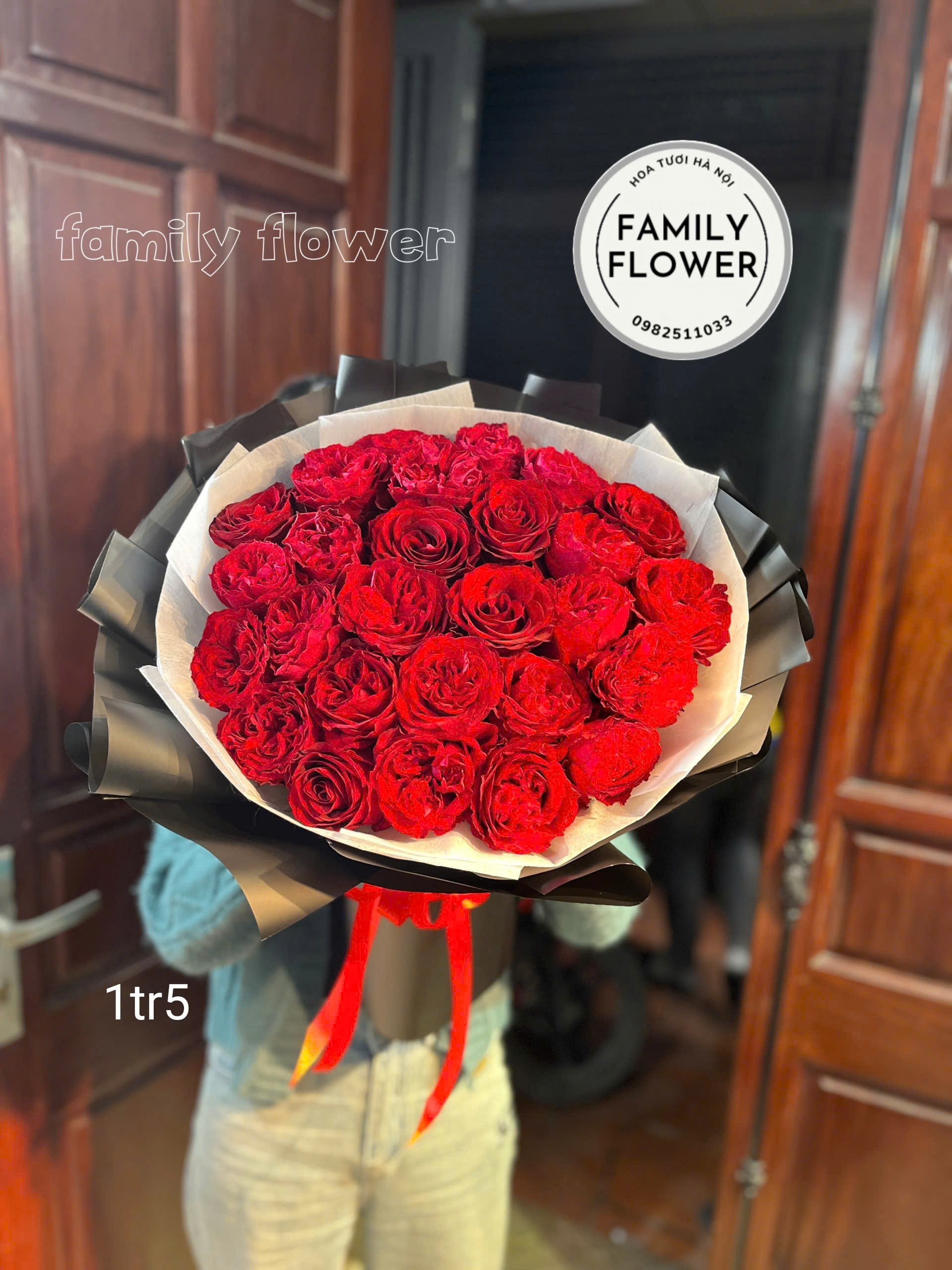 Bó hồng đỏ tặng 20/10 nhân ngày phụ nữ Việt Nam tại Ba Đình Hà Nội ! Hoa chúc mừng tại hà Nội ! Mua hoa tươi online Hà Nội