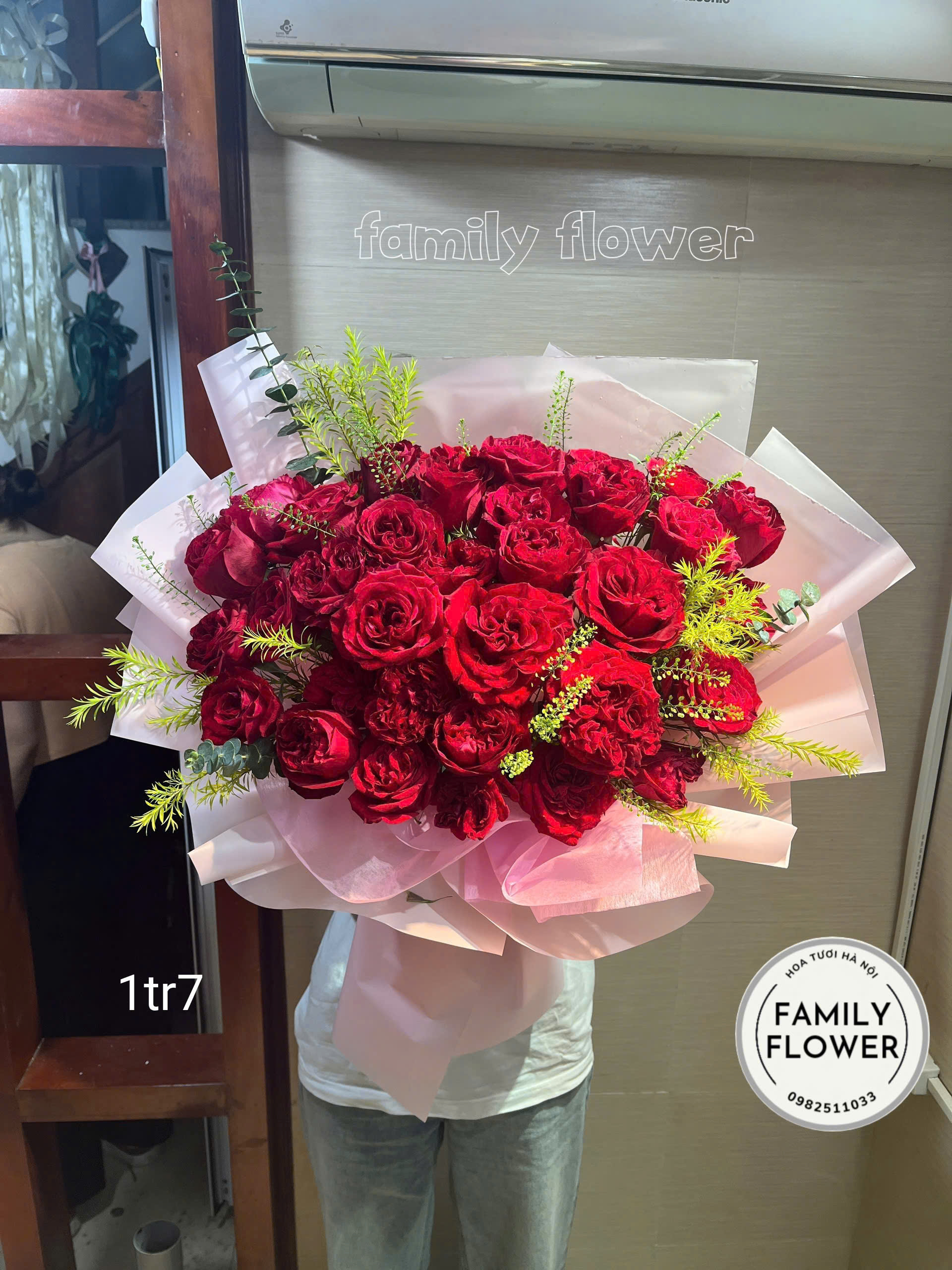 Bó hồng đỏ tặng 20/10 nhân ngày phụ nữ Việt Nam tại Ba Đình Hà Nội ! Hoa chúc mừng tại hà Nội ! Mua hoa tươi online Hà Nội
