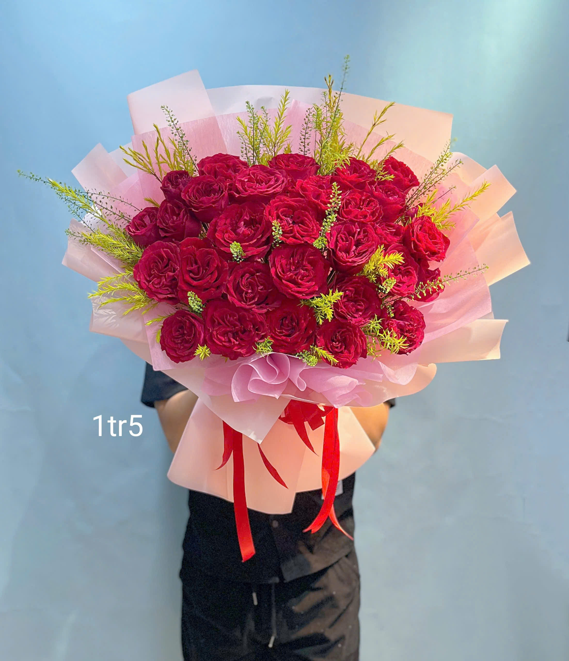 Bó hồng đỏ tặng 20/10 nhân ngày phụ nữ Việt Nam tại Ba Đình Hà Nội ! Hoa chúc mừng tại hà Nội ! Mua hoa tươi online Hà Nội