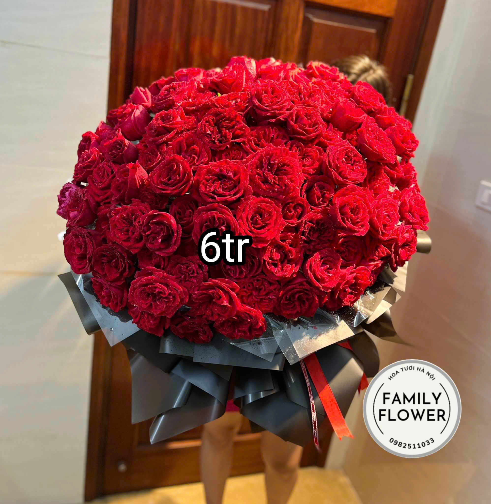 Bó hồng đỏ tặng 20/10 nhân ngày phụ nữ Việt Nam tại Ba Đình Hà Nội ! Hoa chúc mừng tại hà Nội ! Mua hoa tươi online Hà Nội