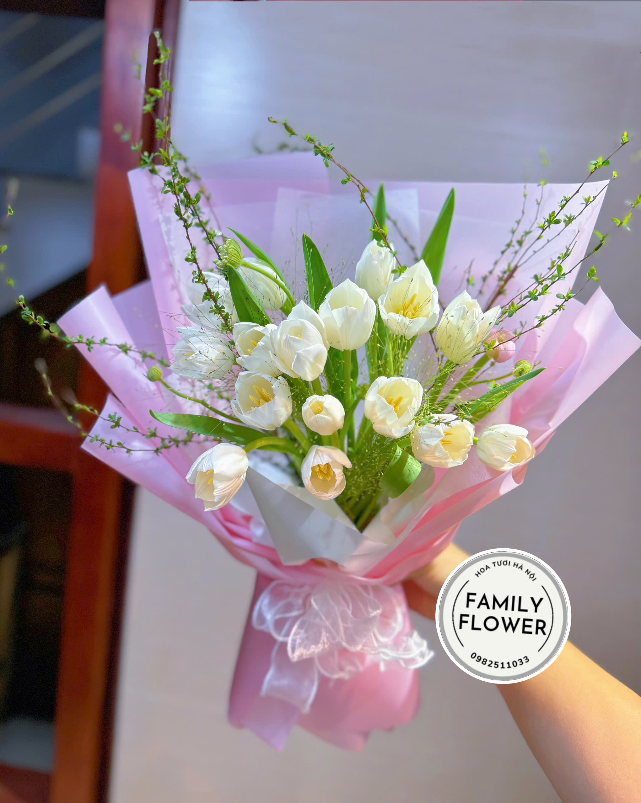 Bó hoa tulip trắng tặng chúc mừng sinh nhật em người yêu tại Ba Đình Hà Nội ! Hoa tulip tặng chúc mừng ! Hoa tươi online Hà Nội