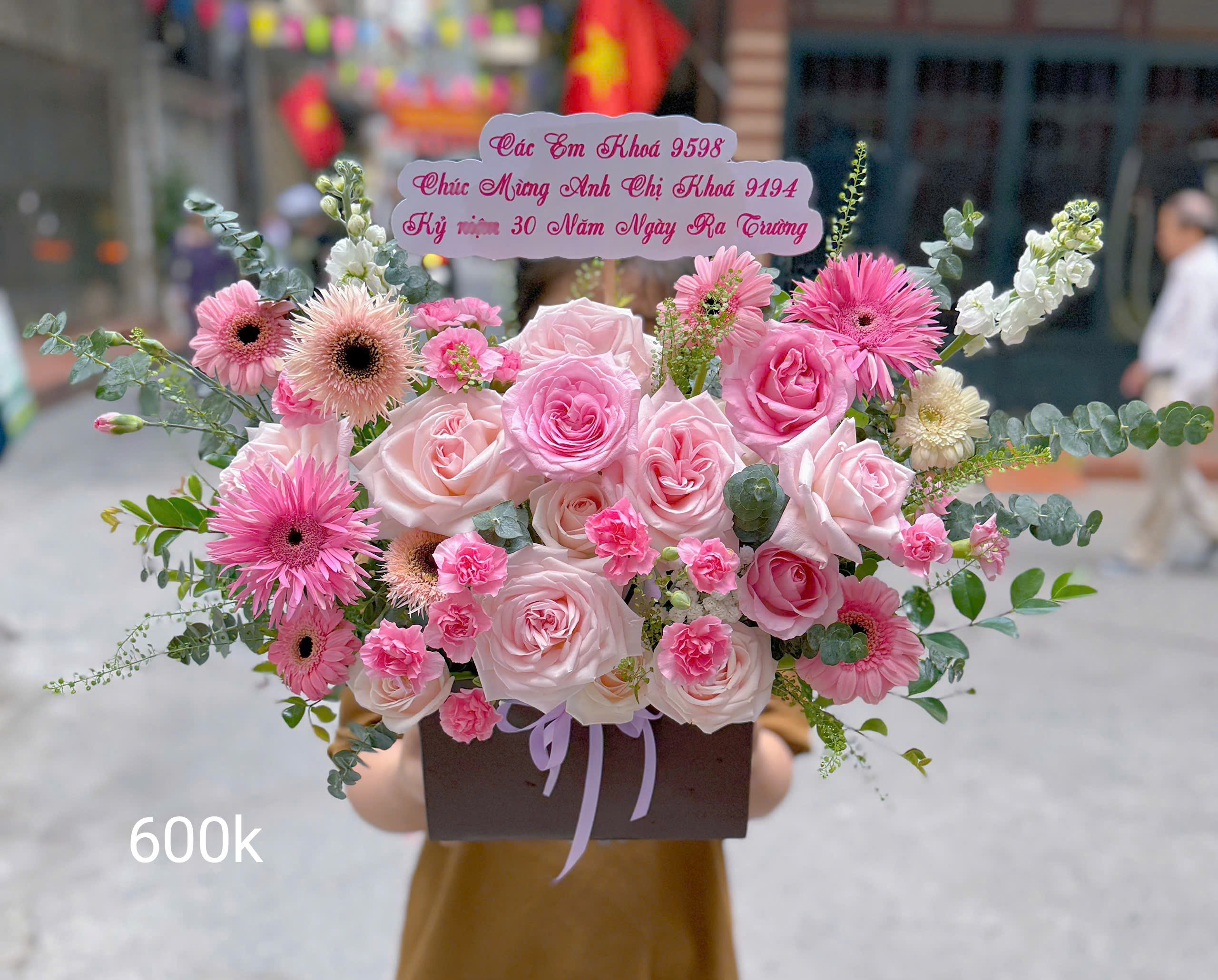 Lẵng hoa tươi tại nhà Family flower nhân ngày quốc tế phụ nữ Việt nam 8/3 tại Hà Nội ! Hoa lẵng tại ba Đình Hà Nội