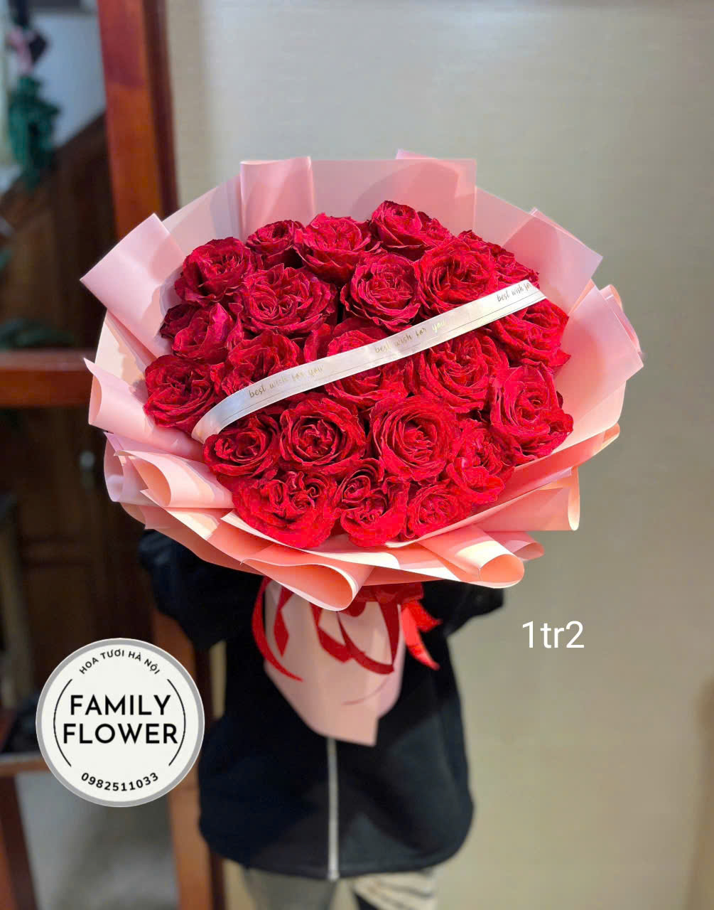 Các mẫu hoa hồng đỏ tặng người yêu, vợ, mẹ,...nhân dịp 8/3 ở Hà Nội ! Bó hồng đỏ tặng chúc mừng ! Mua hoa online tại Hà Nội của nhà Family Flower