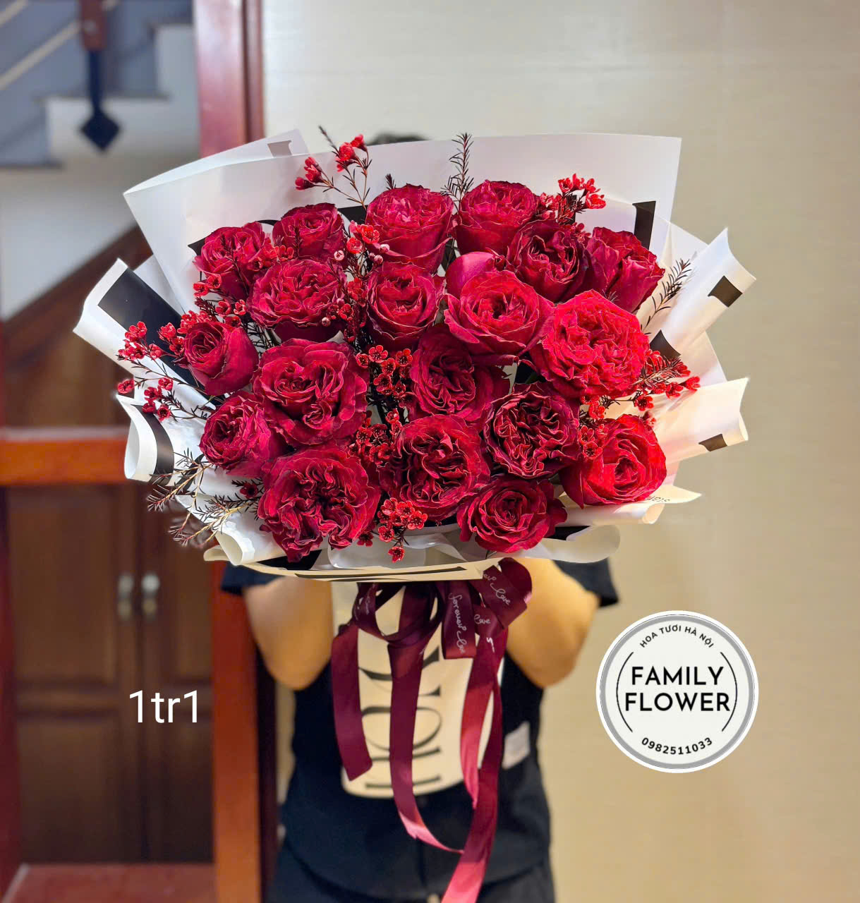 Các mẫu hoa hồng đỏ tặng người yêu, vợ, mẹ,...nhân dịp 8/3 ở Hà Nội ! Bó hồng đỏ tặng chúc mừng ! Mua hoa online tại Hà Nội của nhà Family Flower