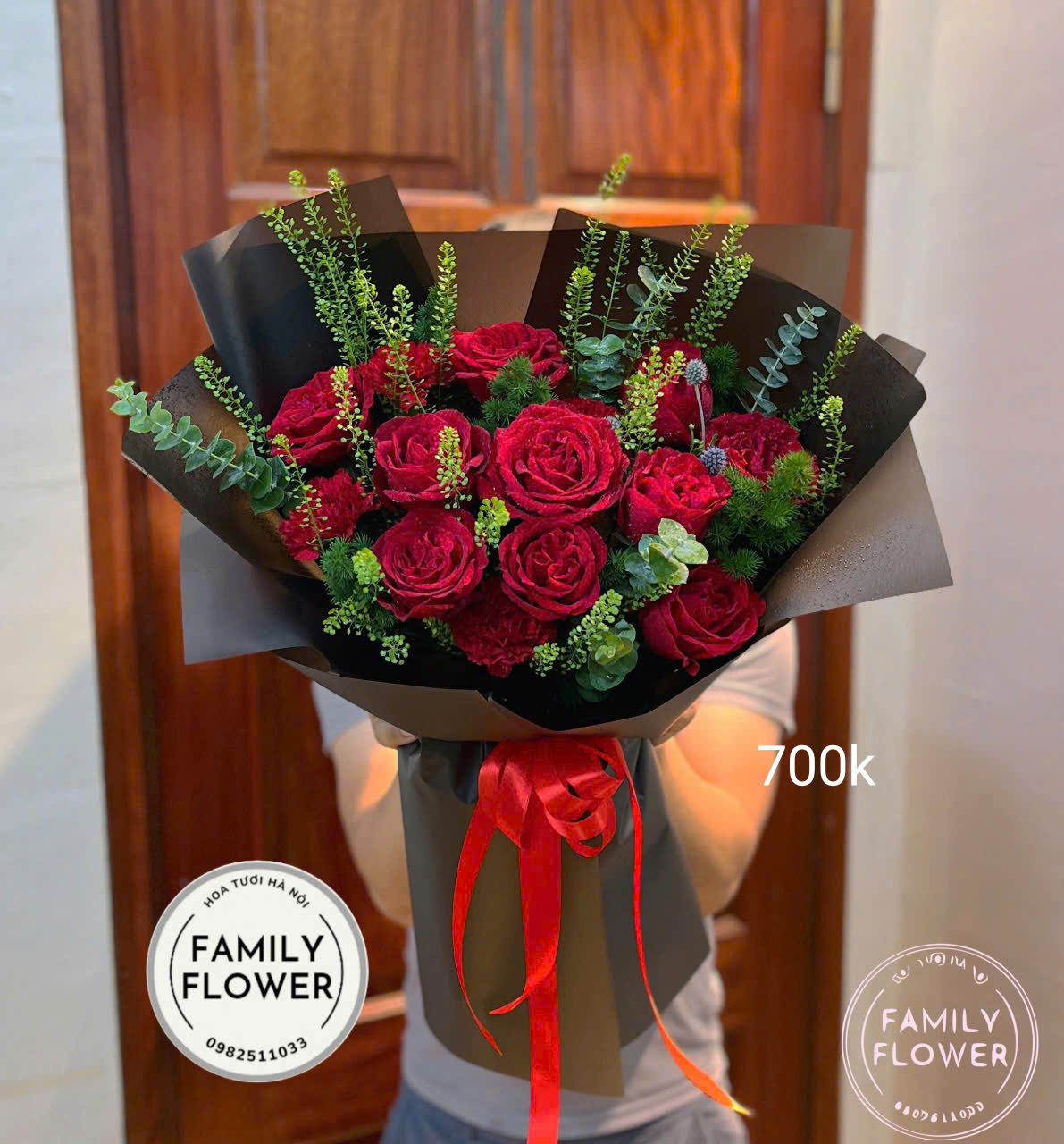 Các mẫu hoa hồng đỏ tặng người yêu, vợ, mẹ,...nhân dịp 8/3 ở Hà Nội ! Bó hồng đỏ tặng chúc mừng ! Mua hoa online tại Hà Nội của nhà Family Flower