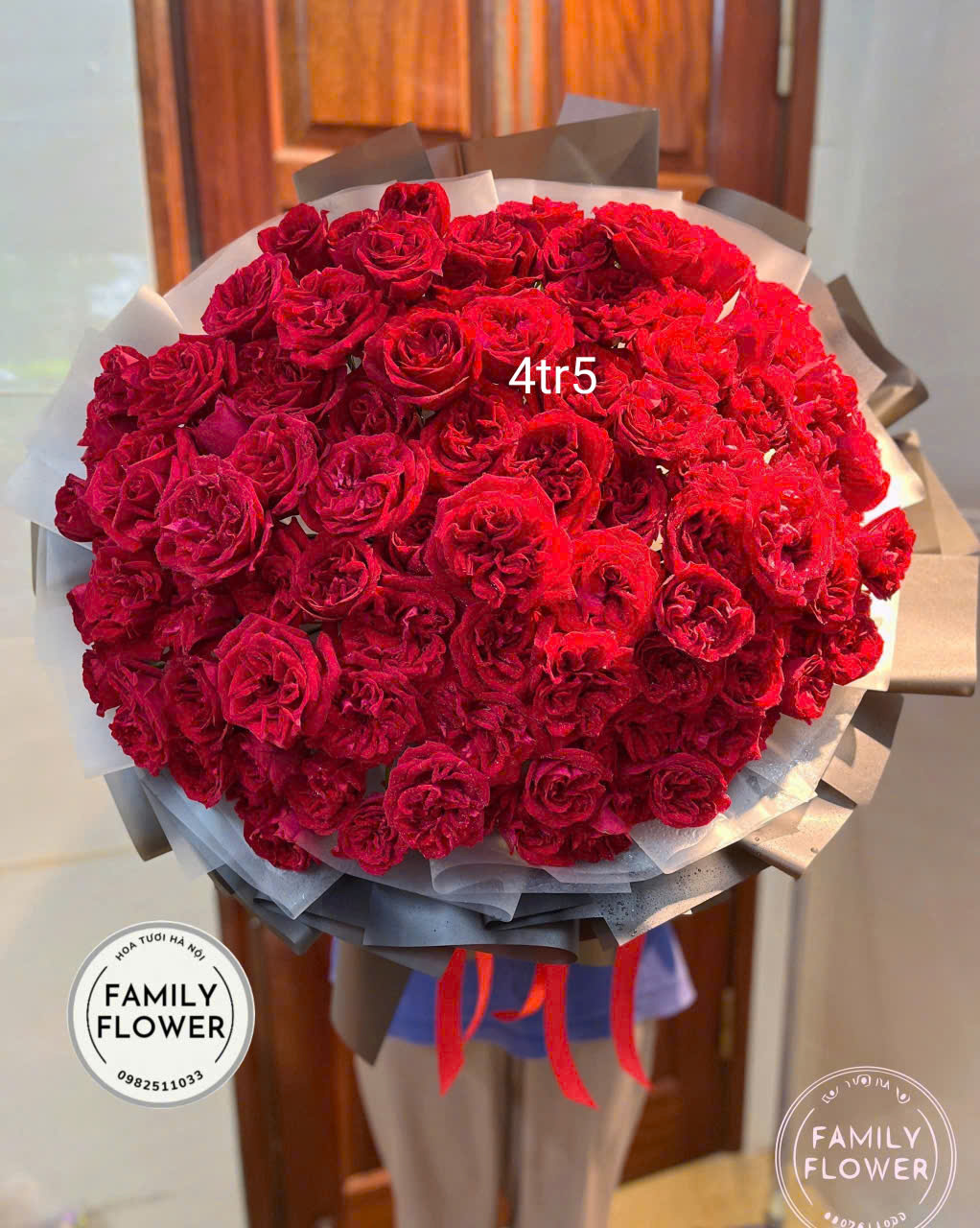 Các mẫu hoa hồng đỏ tặng người yêu, vợ, mẹ,...nhân dịp 8/3 ở Hà Nội ! Bó hồng đỏ tặng chúc mừng ! Mua hoa online tại Hà Nội của nhà Family Flower