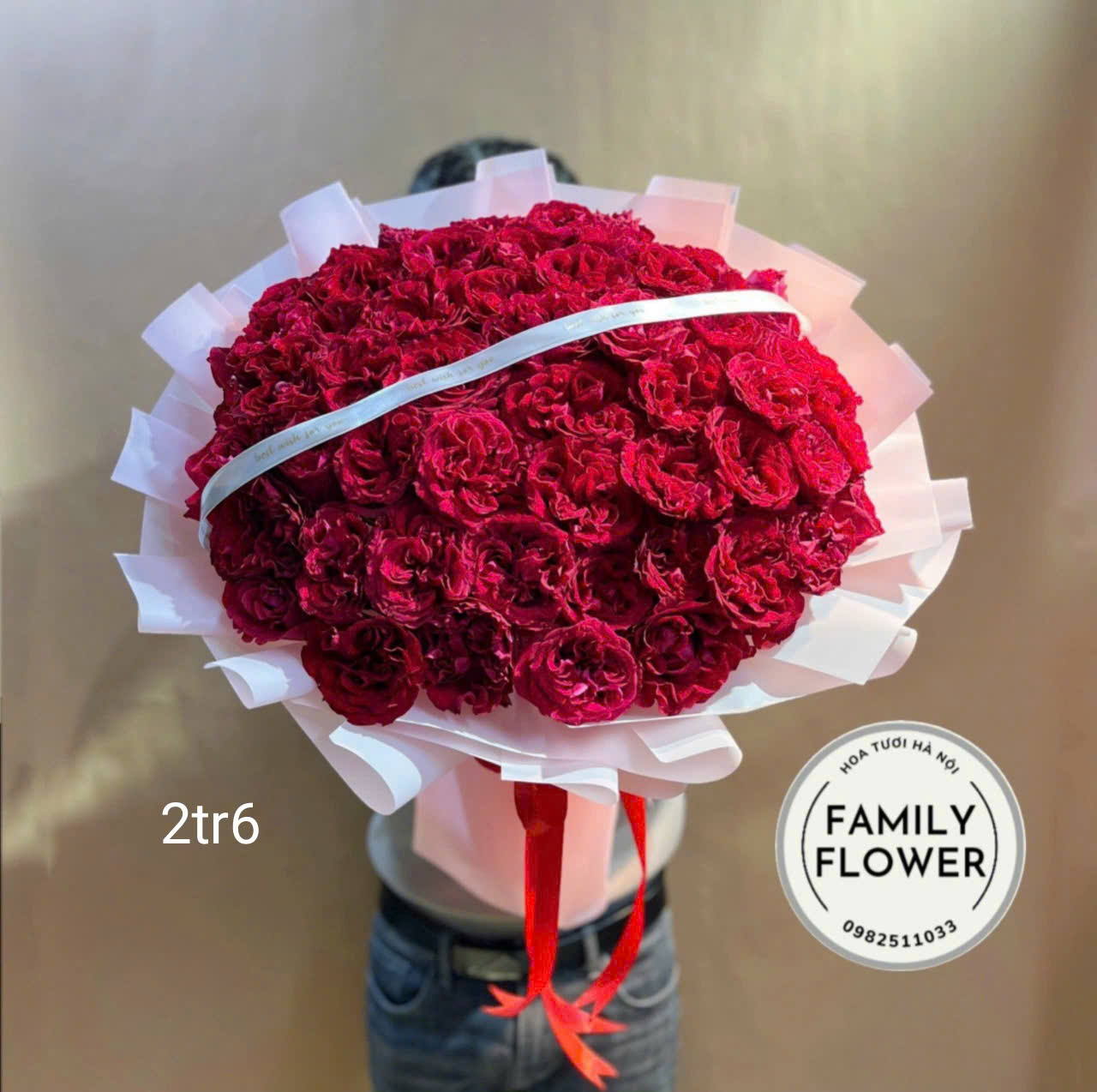Các mẫu hoa hồng đỏ tặng người yêu, vợ, mẹ,...nhân dịp 8/3 ở Hà Nội ! Bó hồng đỏ tặng chúc mừng ! Mua hoa online tại Hà Nội của nhà Family Flower