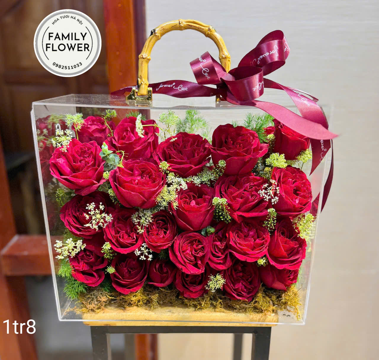 Các mẫu hoa hồng đỏ tặng người yêu, vợ, mẹ,...nhân dịp 8/3 ở Hà Nội ! Bó hồng đỏ tặng chúc mừng ! Mua hoa online tại Hà Nội của nhà Family Flower