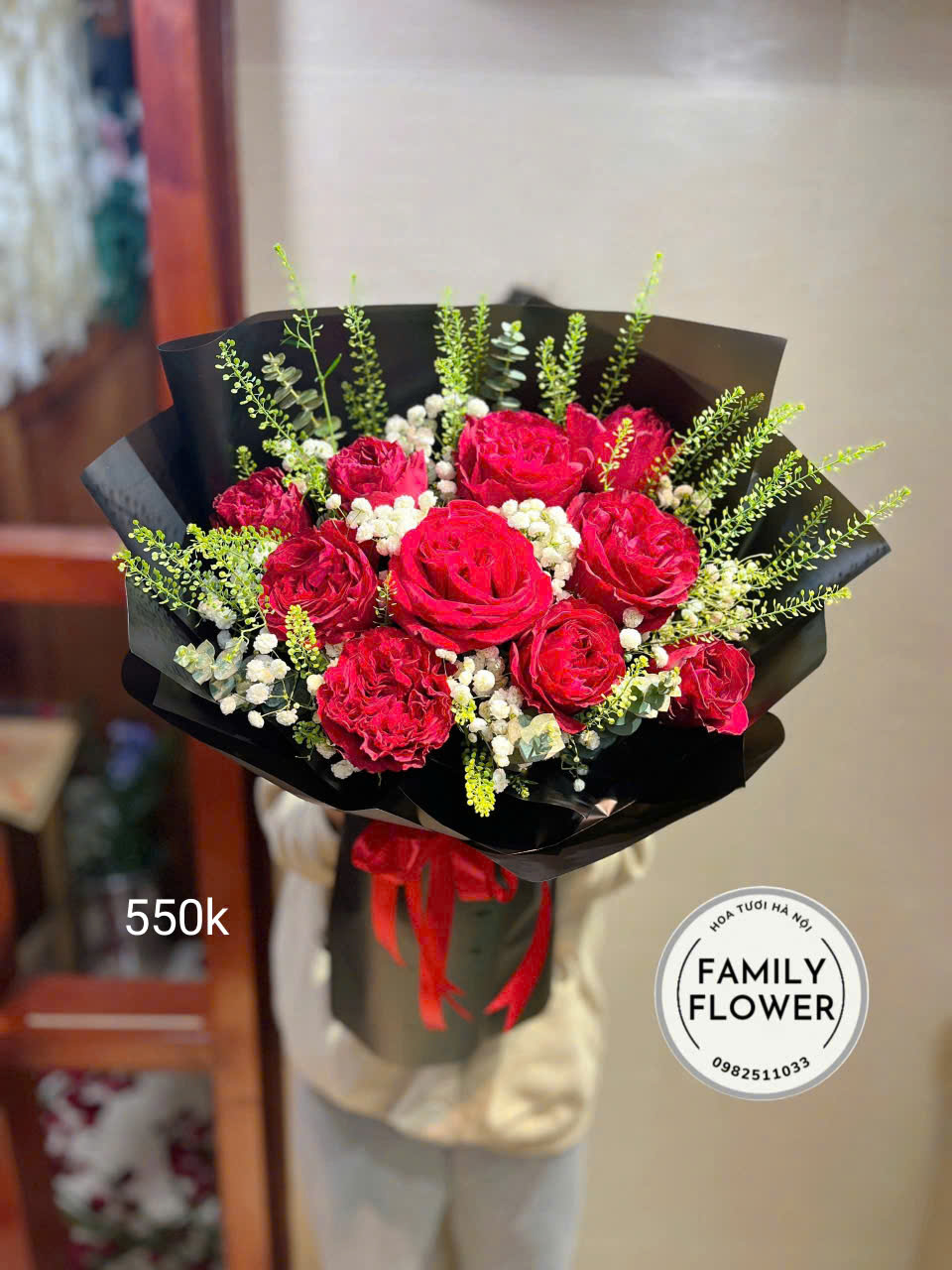 Các mẫu hoa hồng đỏ tặng người yêu, vợ, mẹ,...nhân dịp 8/3 ở Hà Nội ! Bó hồng đỏ tặng chúc mừng ! Mua hoa online tại Hà Nội của nhà Family Flower