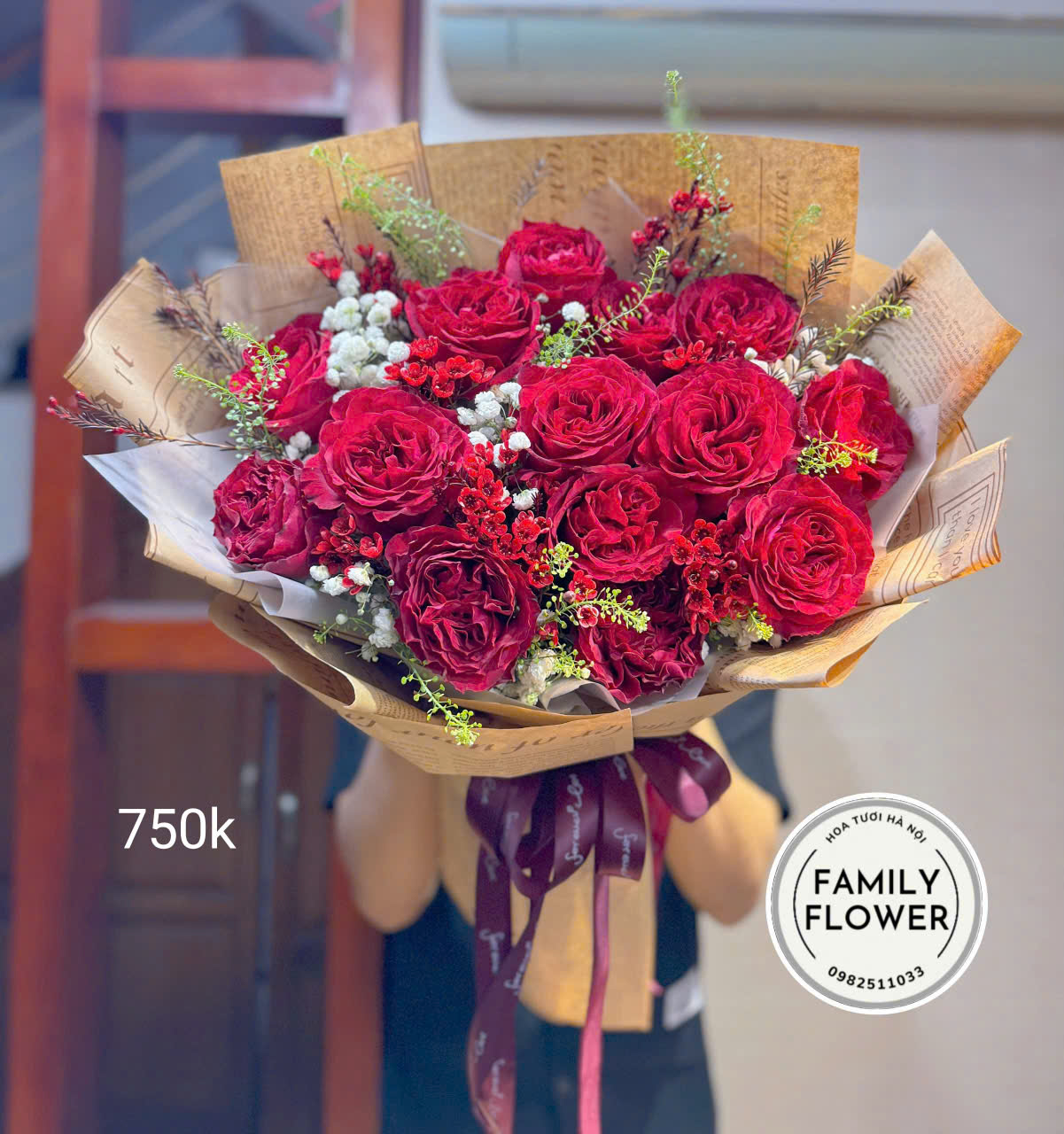 Các mẫu hoa hồng đỏ tặng người yêu, vợ, mẹ,...nhân dịp 8/3 ở Hà Nội ! Bó hồng đỏ tặng chúc mừng ! Mua hoa online tại Hà Nội của nhà Family Flower