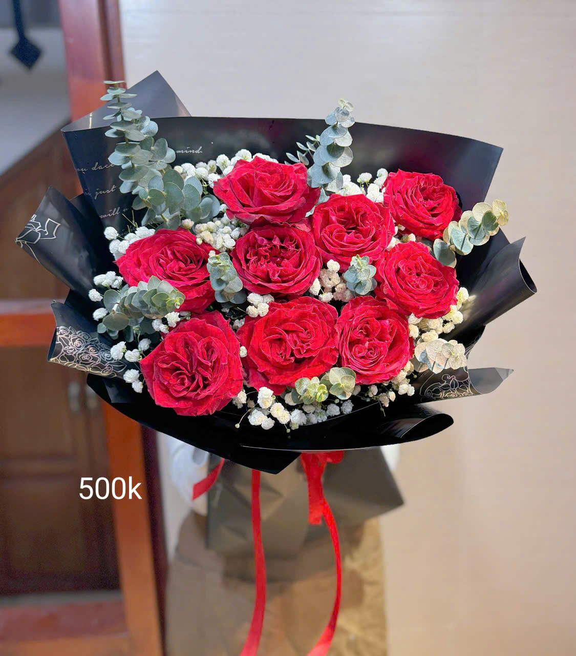 Các mẫu hoa hồng đỏ tặng người yêu, vợ, mẹ,...nhân dịp 8/3 ở Hà Nội ! Bó hồng đỏ tặng chúc mừng ! Mua hoa online tại Hà Nội của nhà Family Flower