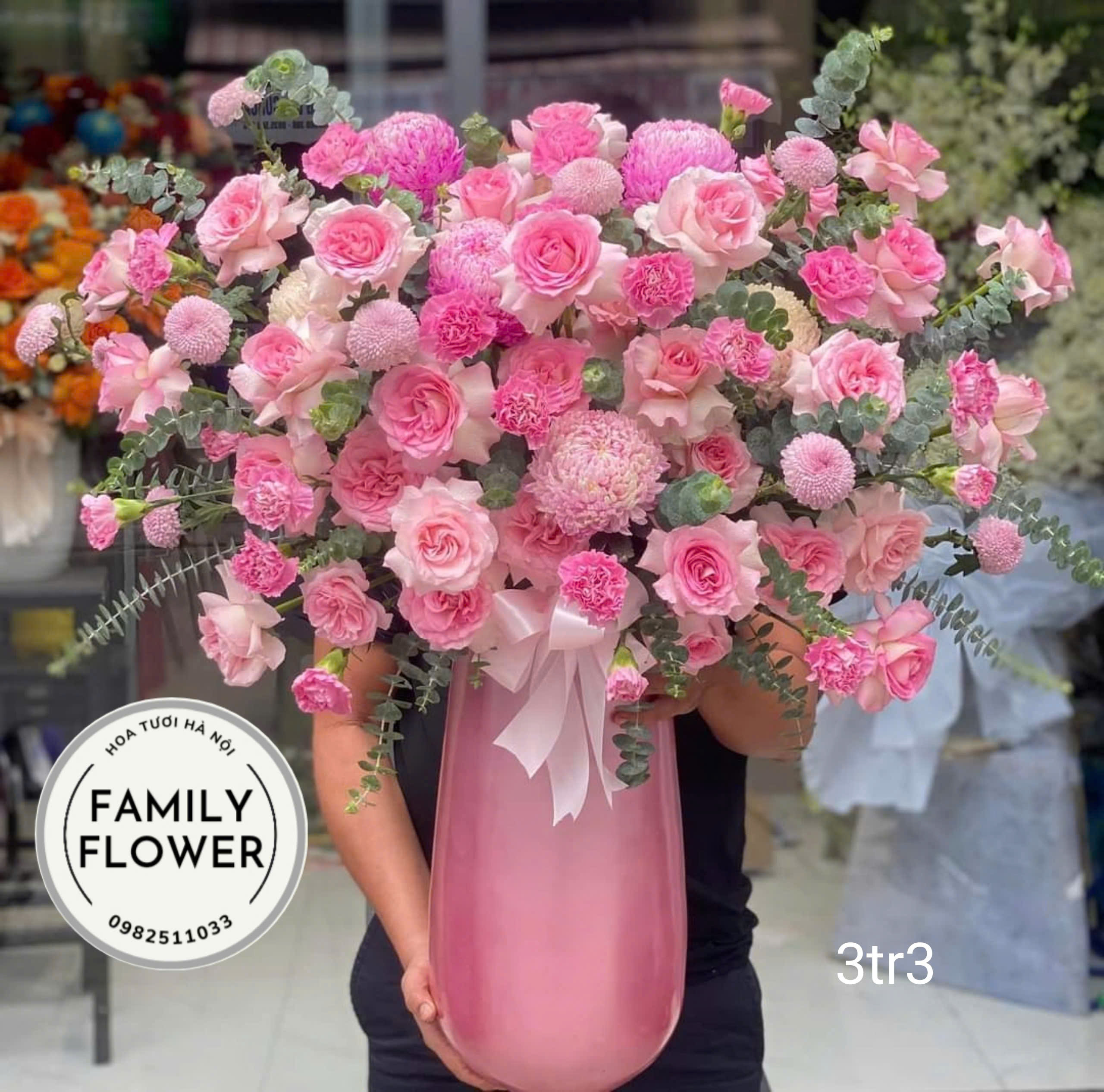 Gợi ý những mẫu bình hoa sang trọng tặng chúc mừng sếp, mẹ, vợ,... nhân ngày 8/3 tại Hà Nội ! Bình hoa tươi Hà Nội ! Hoa tươi tại nhà Family Flower