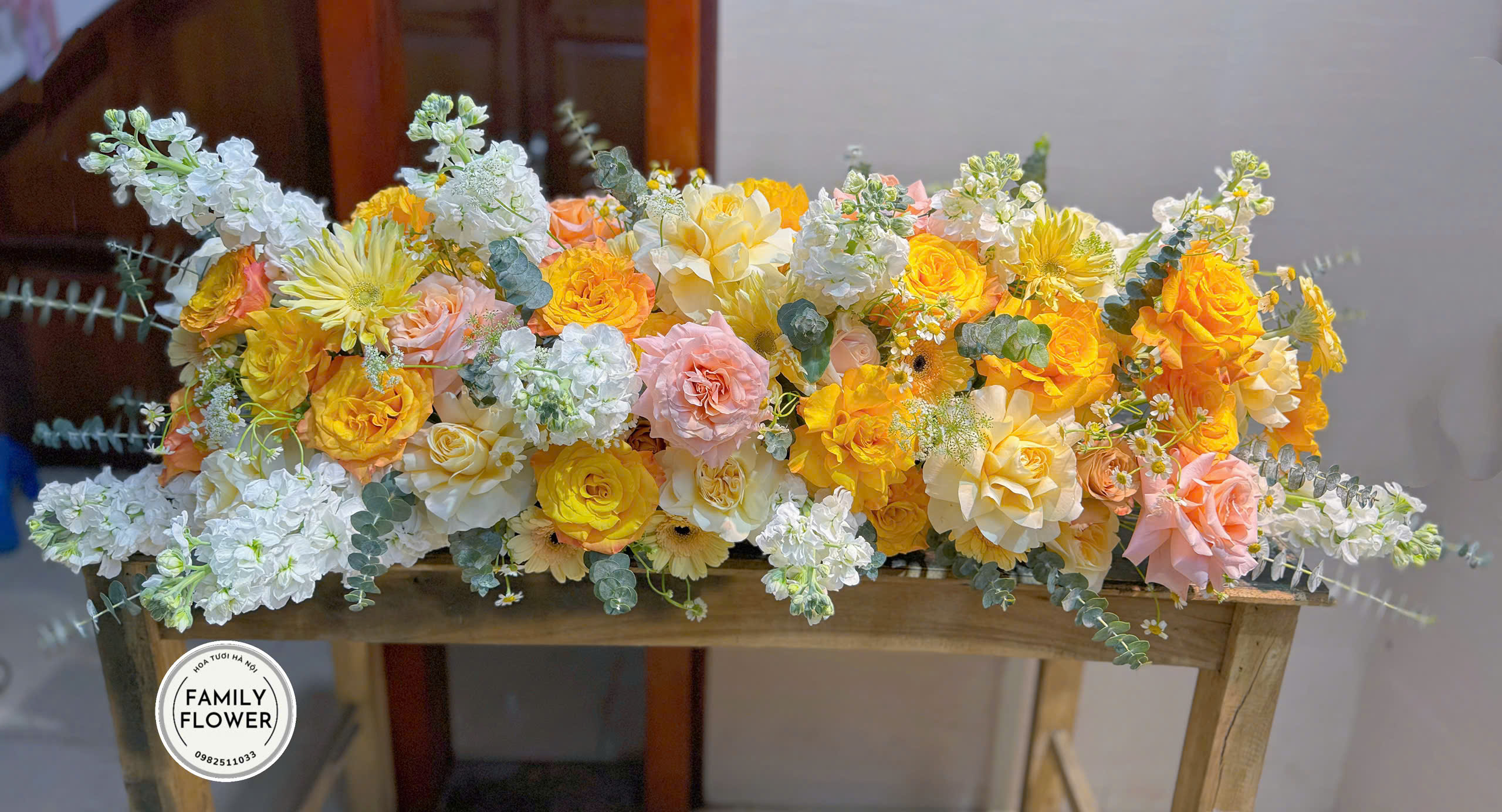 Bát hoa tươi tone  vàng tặng chúc mừng tại Hà Nội