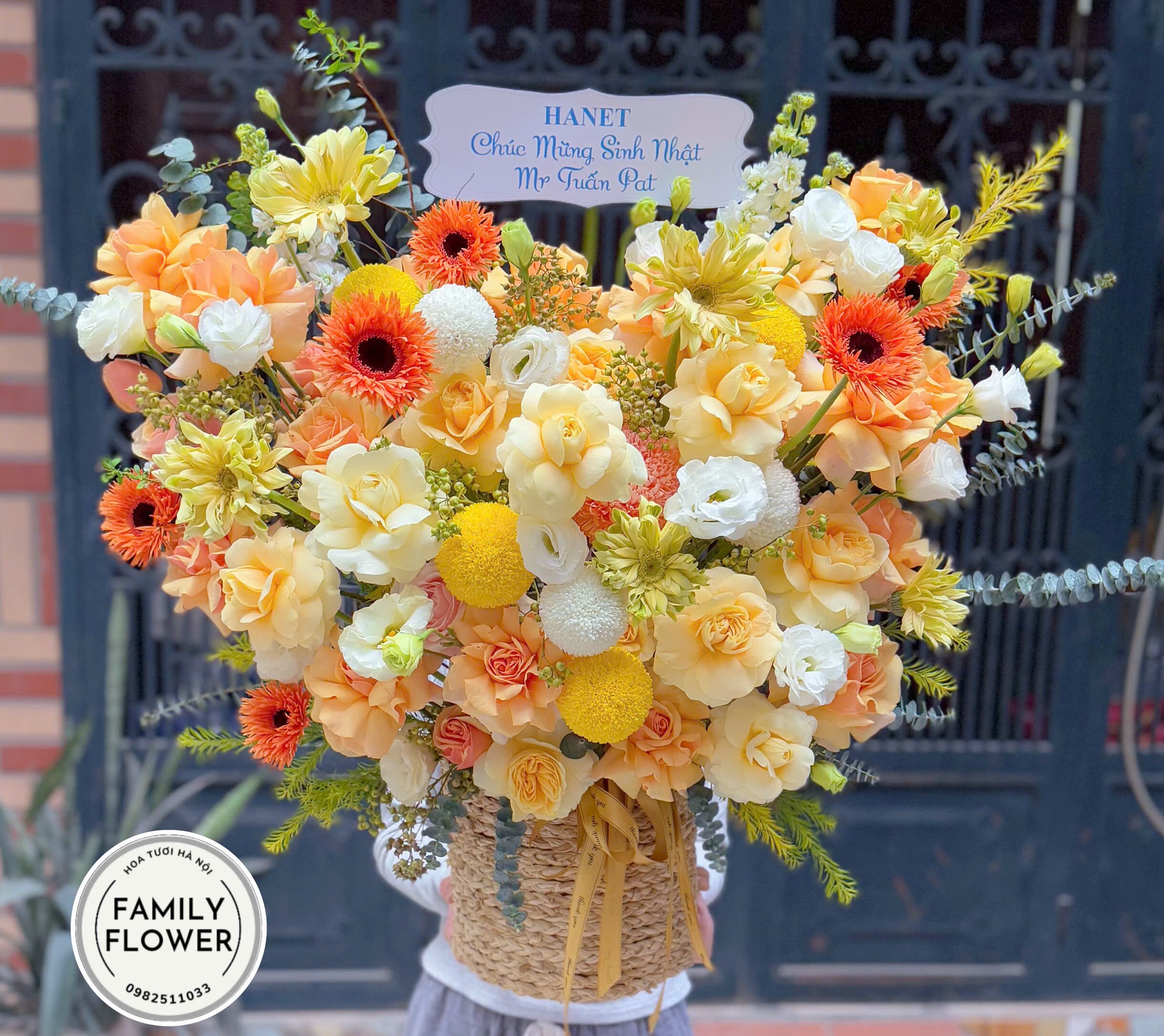Lẵng hoa sang trọng tặng sinh nhật sếp , đối tác quận Hoàn Kiếm Hà Nội ! Hoa tươi Hoàn Kiếm